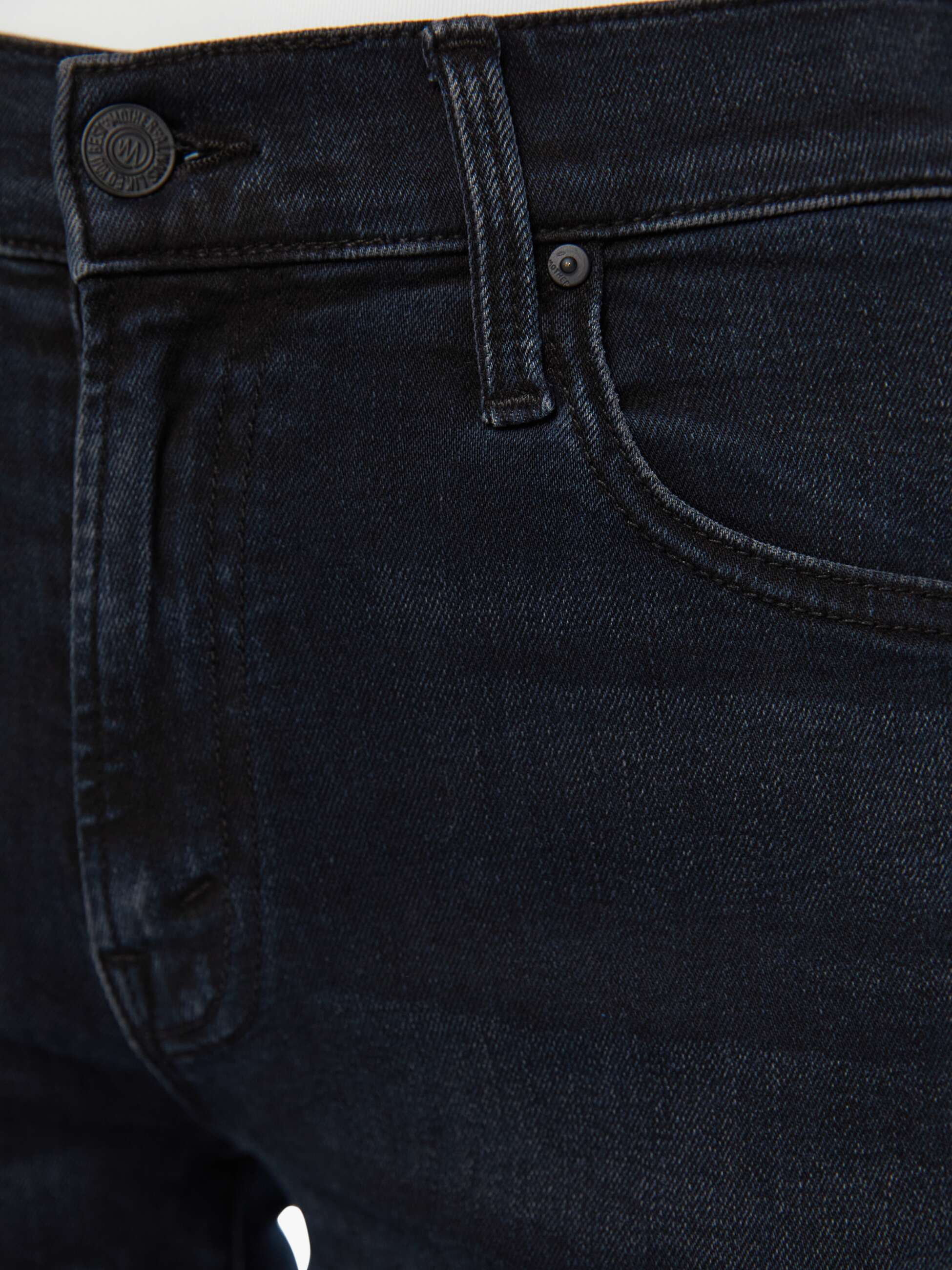 DENIM Mid Rise Rambler Zip Ankle Jean in Night in Venice Mother