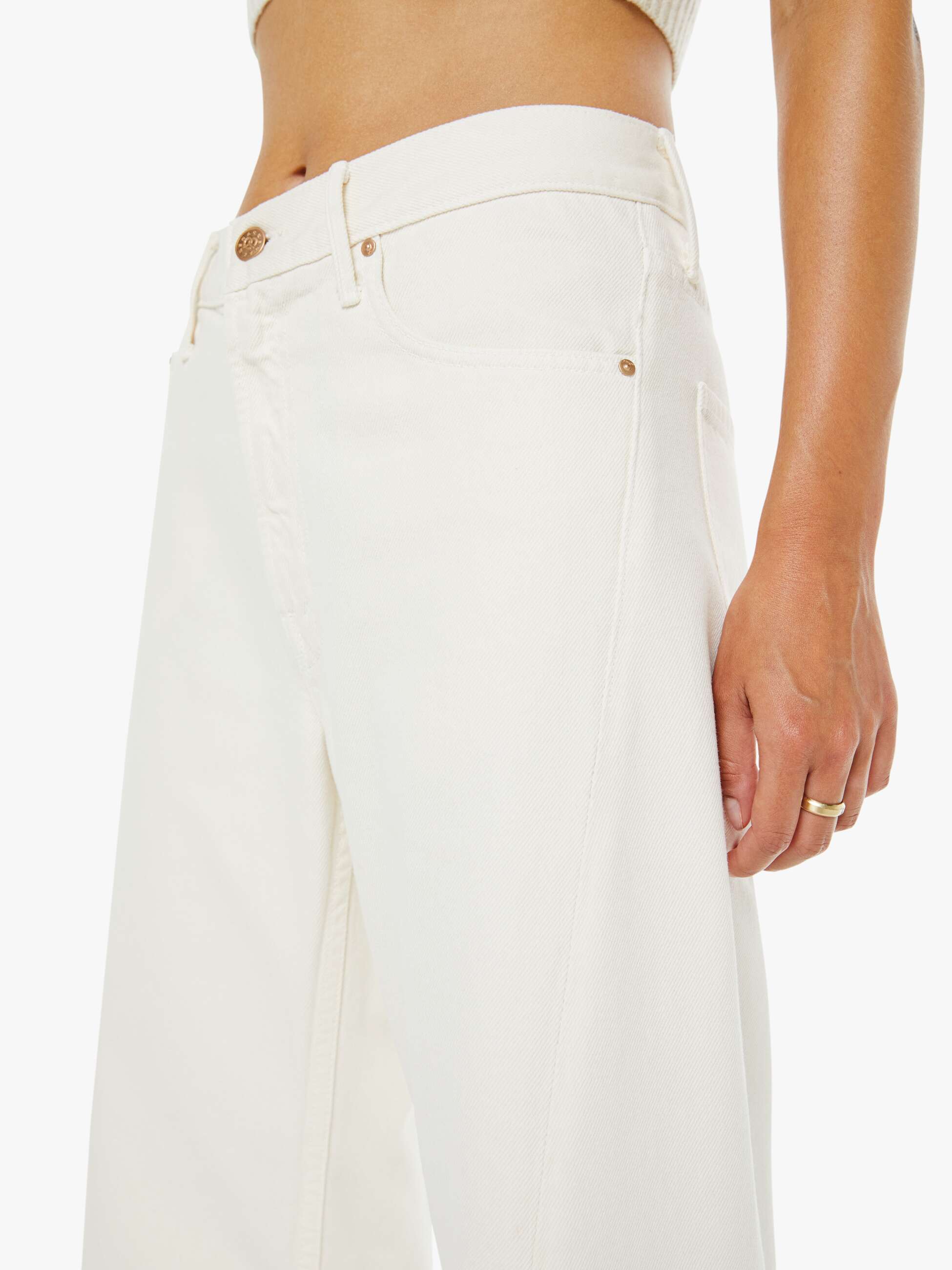 DENIM The Lemon Twist Sneak Jean in Natural Mother