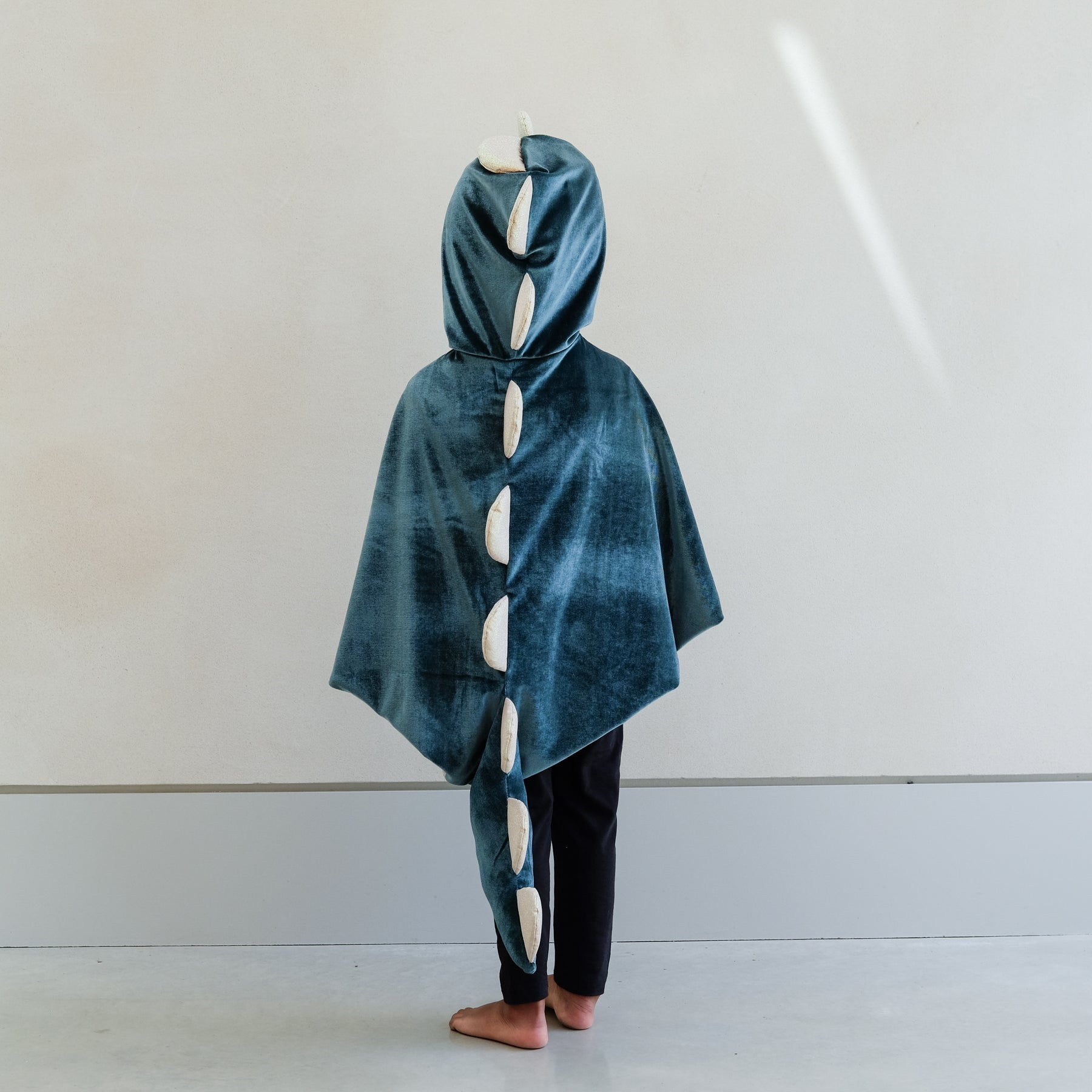 CHILDREN'S PLAY Friendly Dino Cape Mimi & Lula