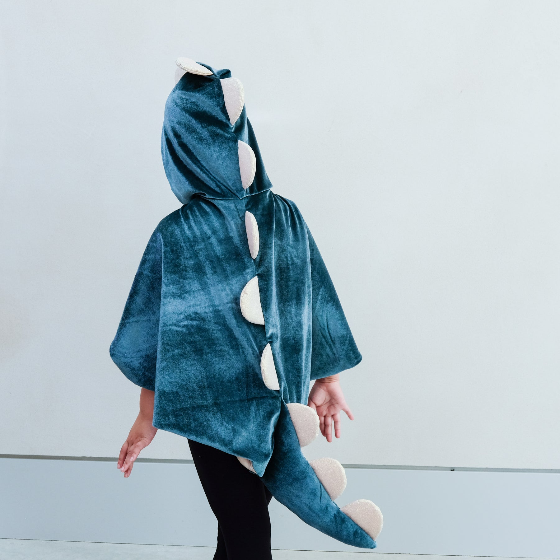 CHILDREN'S PLAY Friendly Dino Cape Mimi & Lula