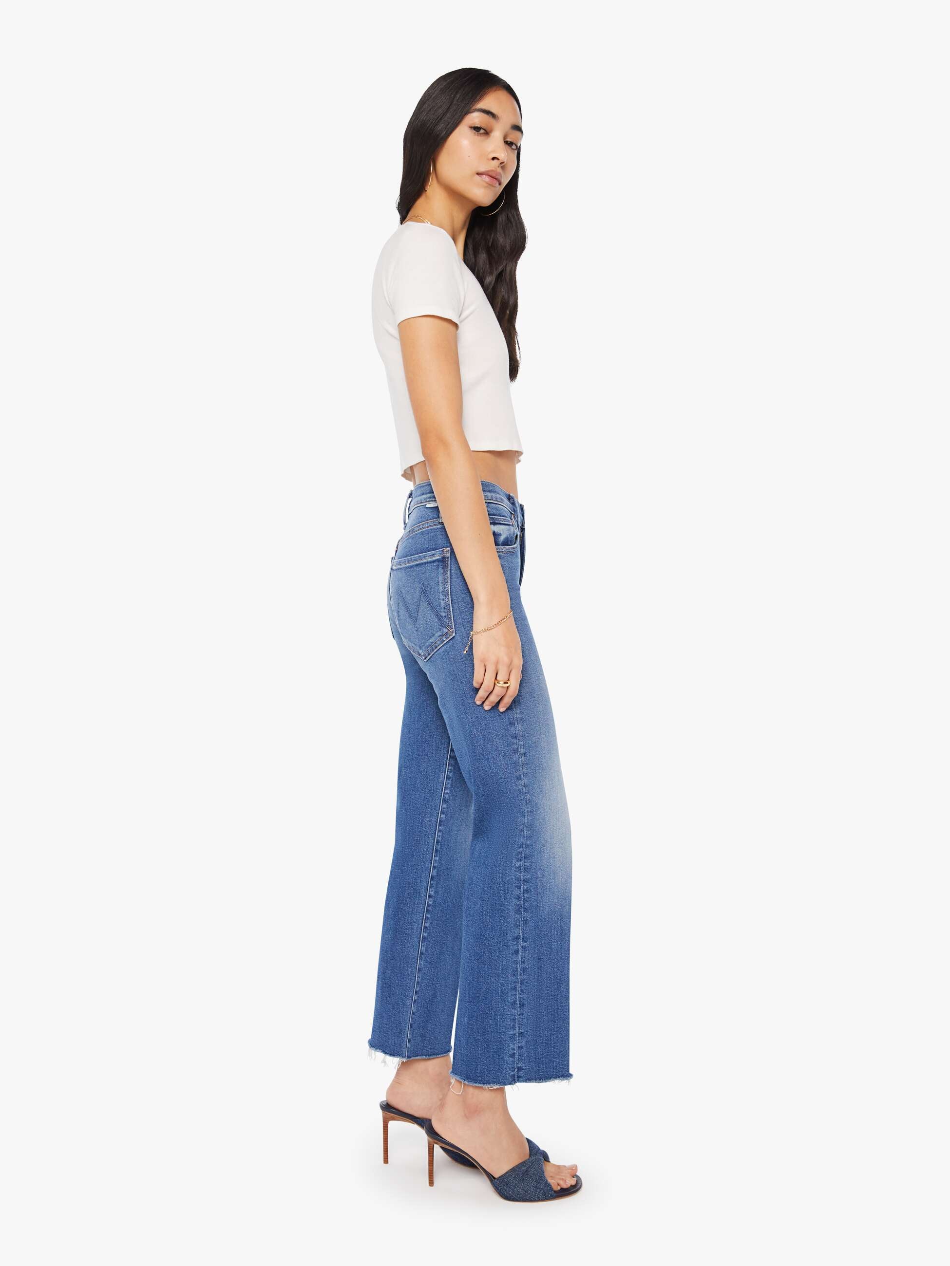 DENIM Mid Rise Rambler Ankle Jean in Dugout Mother