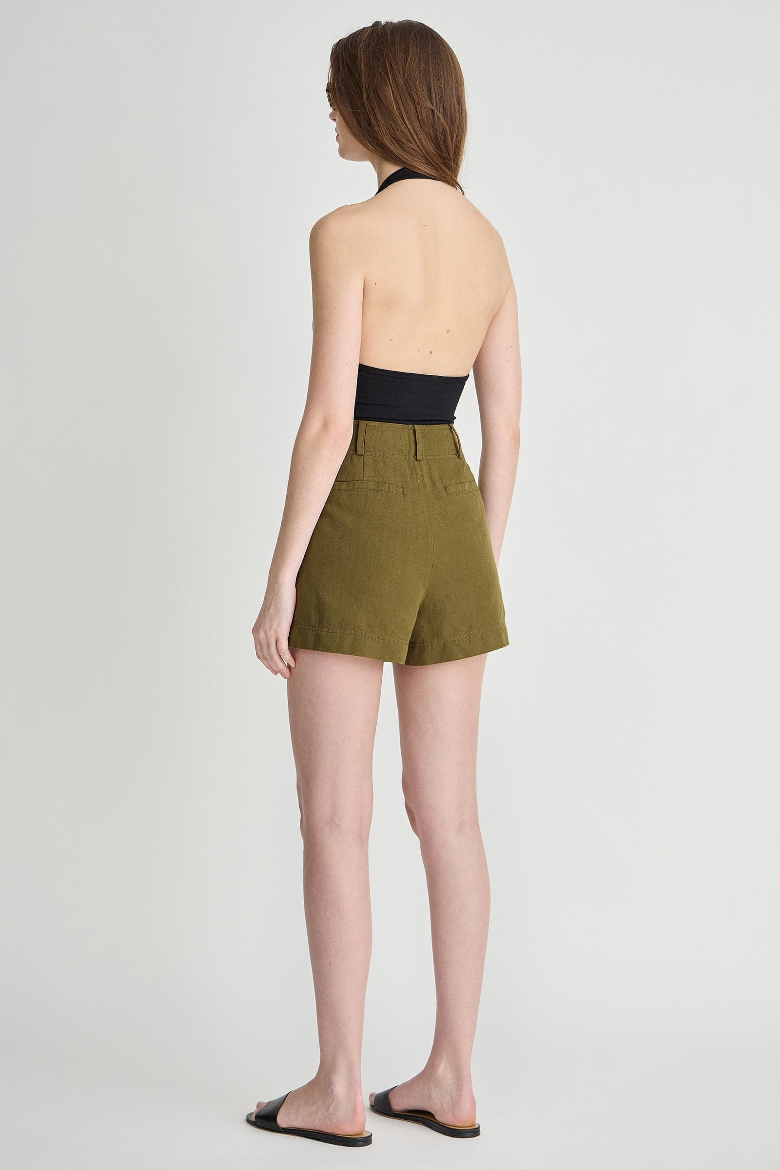 PANTS/SHORTS Short Bari Short in Dark Olive Apiece Apart