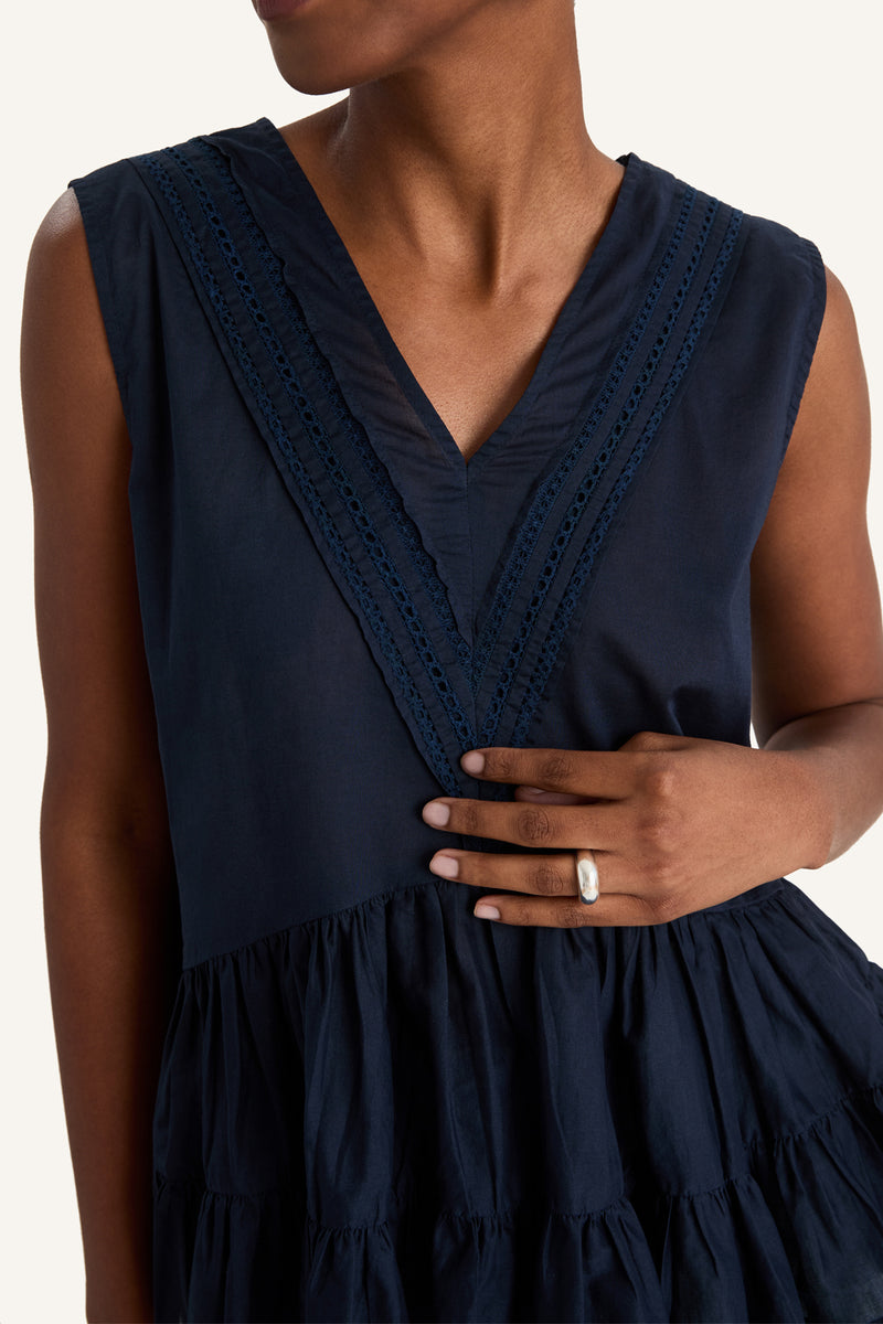 BLOUSES/SHIRTS/TOPS SENDA TOP IN NAVY Merlette