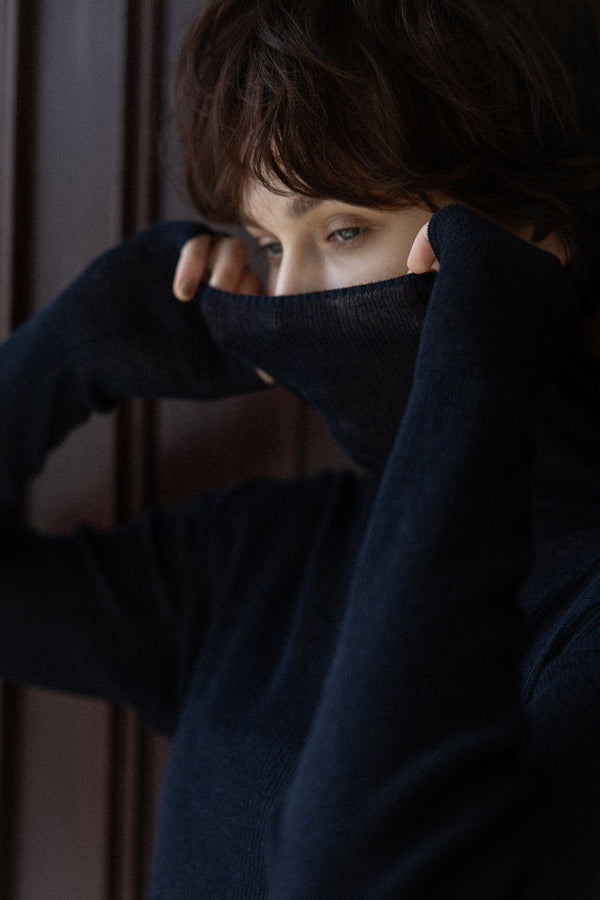 SWEATERS Wool Ribbed Turtle Neck in Navy CT Plage