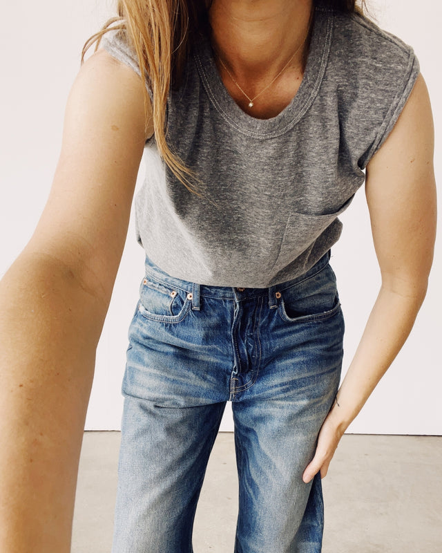 TEES/TANKS THE MUSCLE TEE Hey Gang