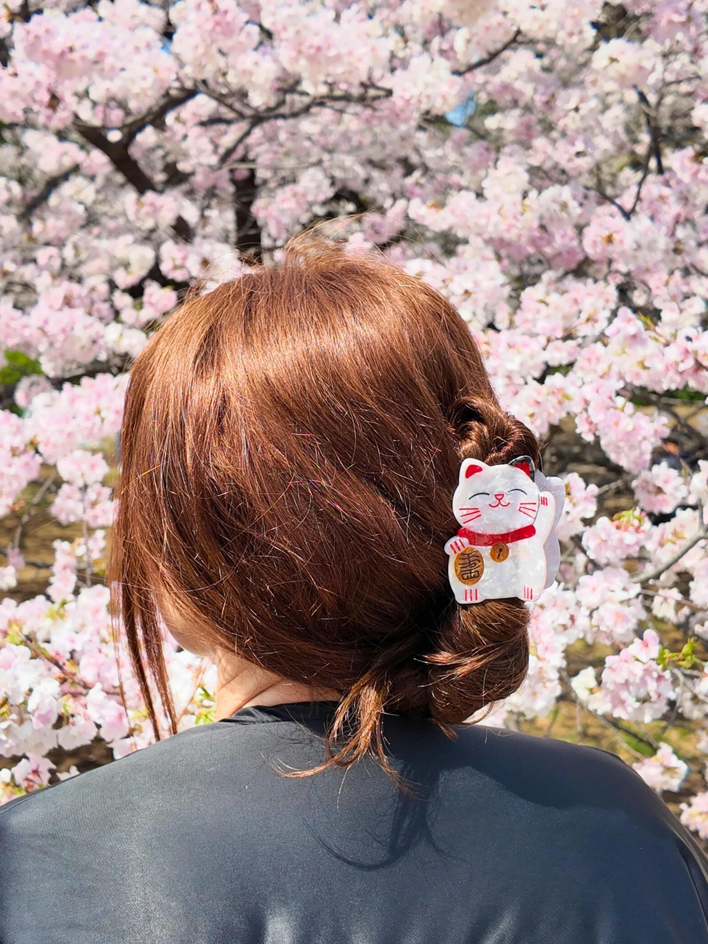 ACCESSORIES Lucky Cat Claw Clip in White Solar Eclipse