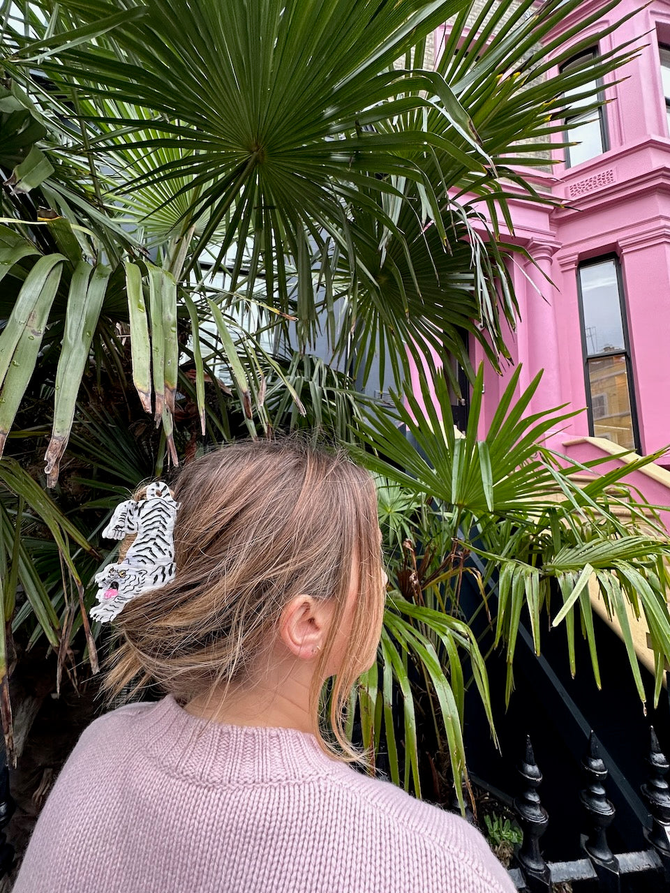 ACCESSORIES Tiger Claw Clip in White Solar Eclipse