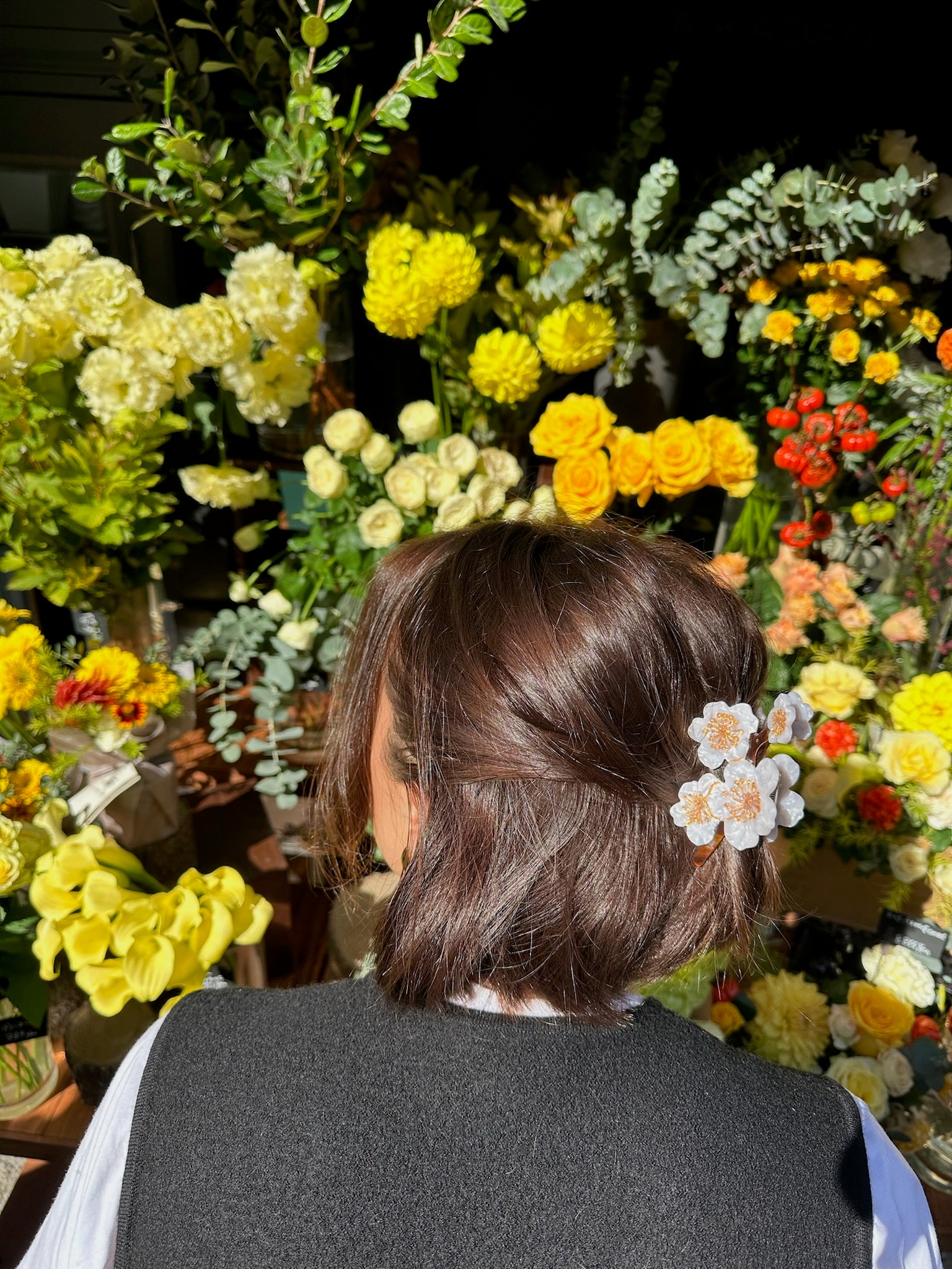 ACCESSORIES Cherry Blossoms Claw Clip in Snow Blossom Solar Eclipse