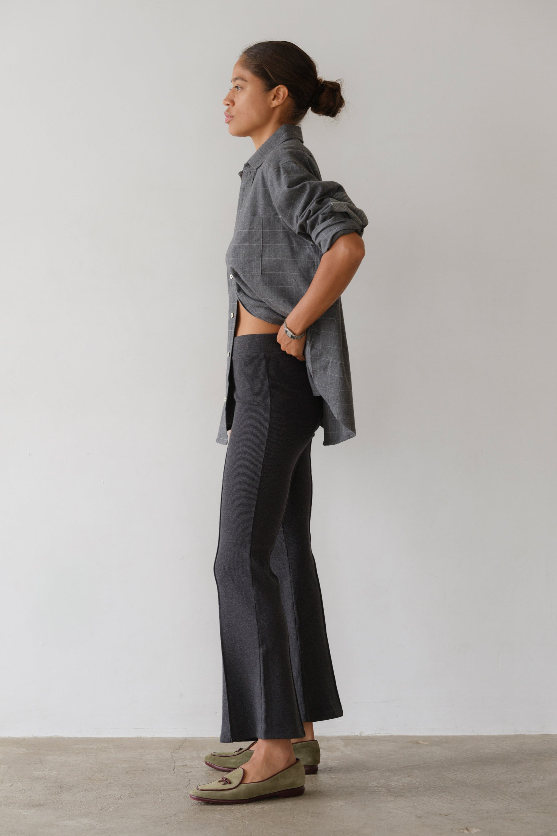 PANTS/SHORTS Rib Kick Flare Pant in Charcoal Grey Donni