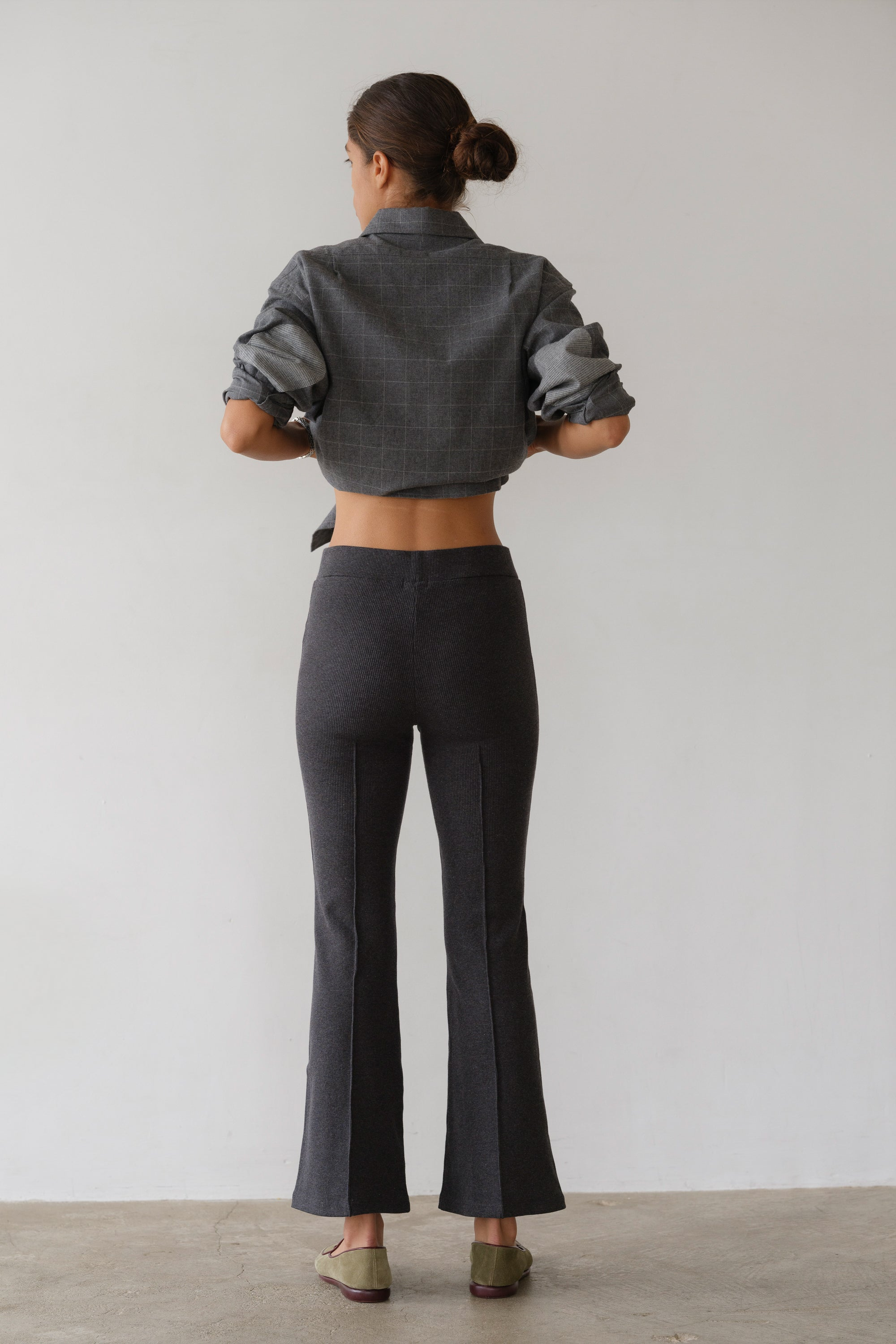 PANTS/SHORTS Rib Kick Flare Pant in Charcoal Grey Donni