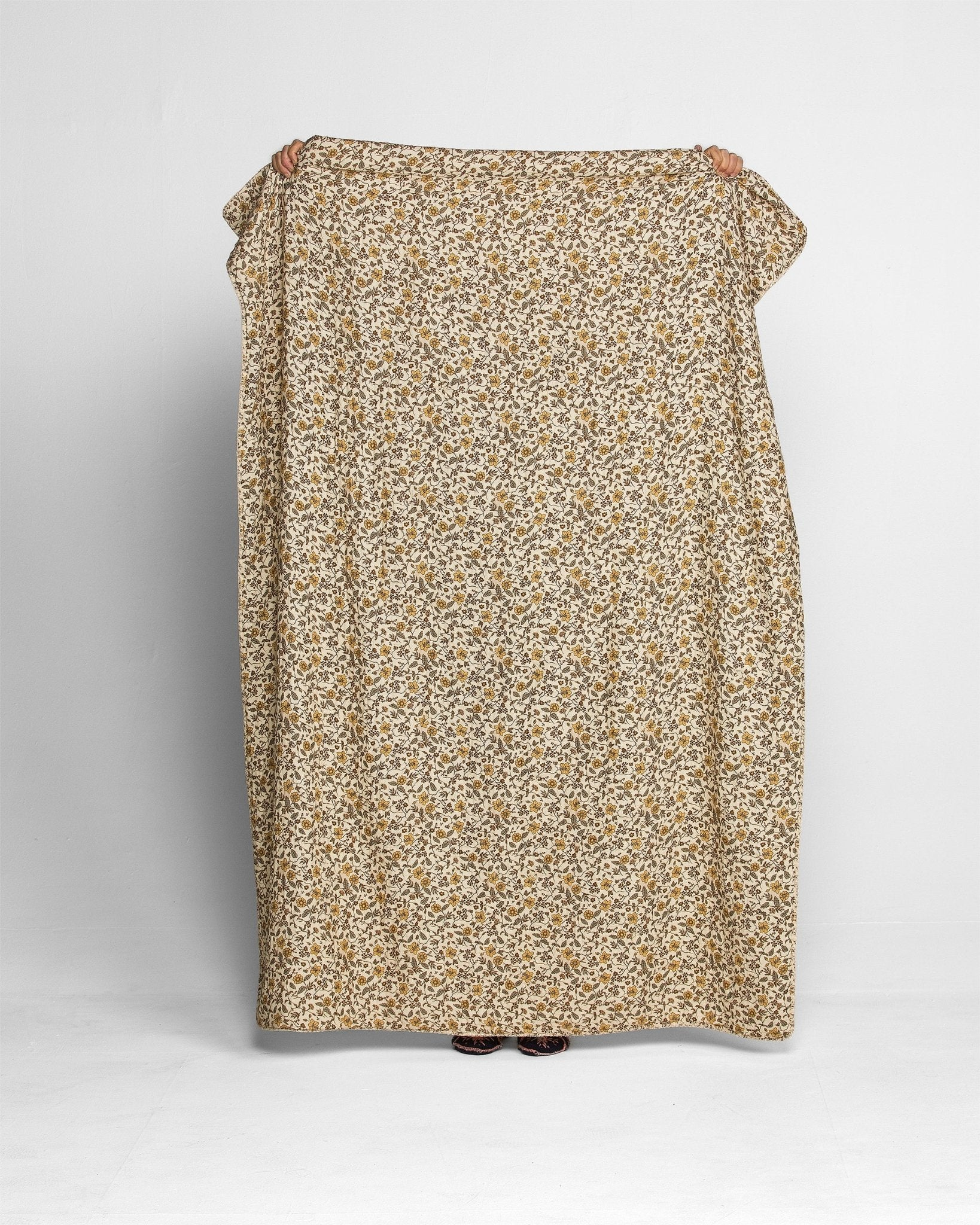 HOME DECOR SHERPA COTTAGE BLANKET IN COCONUT FLORAL House No. 23