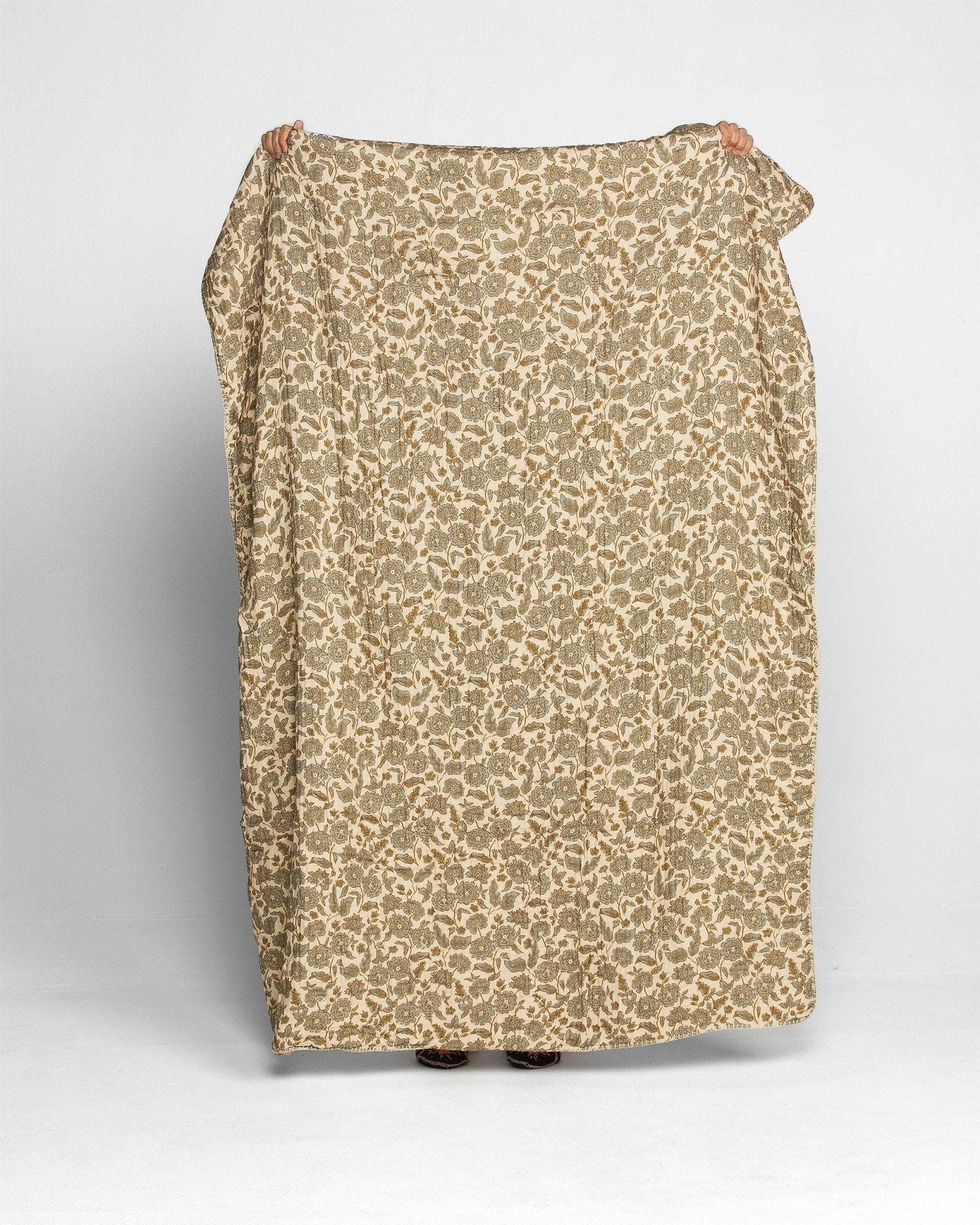 HOME DECOR Sherpa Cottage Blanket in Buttercream Floral House No. 23