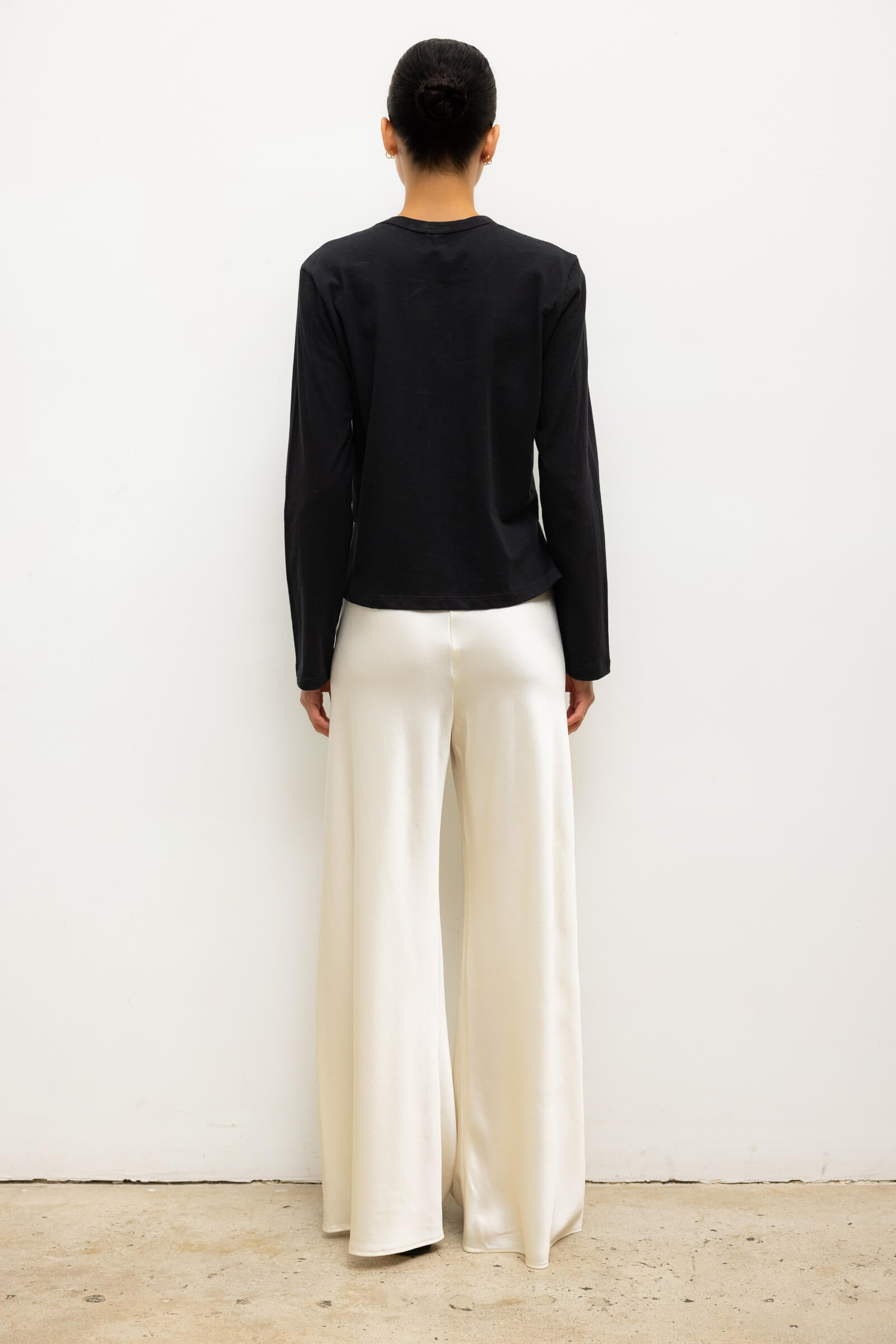 TEES/TANKS Margo Long Sleeve Tee in Black Leset