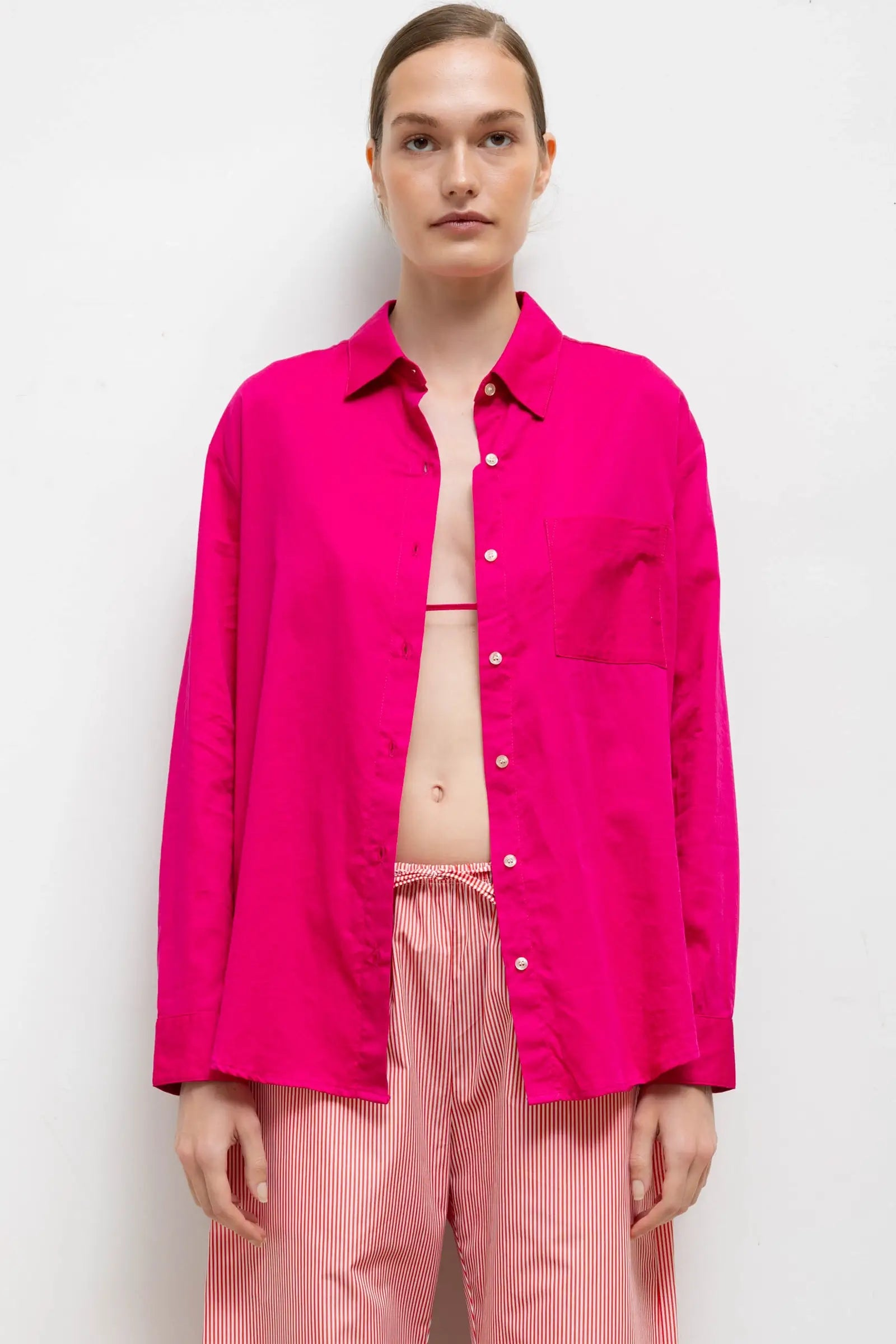 BLOUSES/SHIRTS/TOPS Yoko Classic Button Down in Amaranth Leset