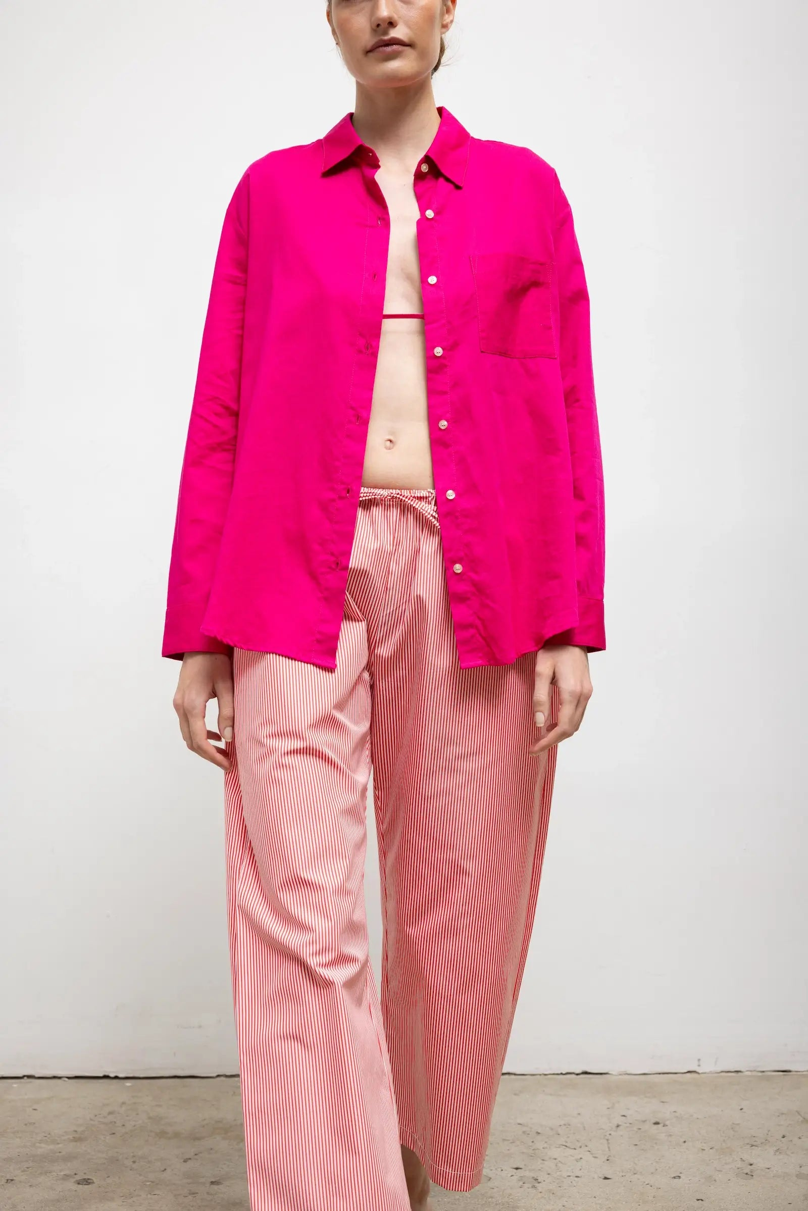 BLOUSES/SHIRTS/TOPS Yoko Classic Button Down in Amaranth Leset