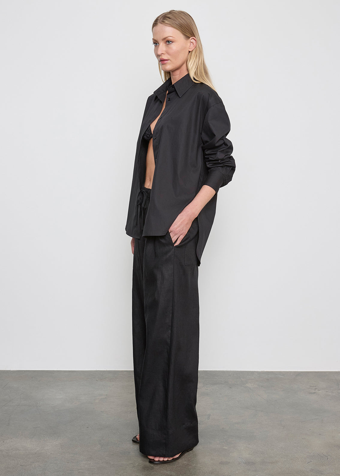 PANTS/SHORTS Linen Cropped Summer Pant in Black Enza Costa