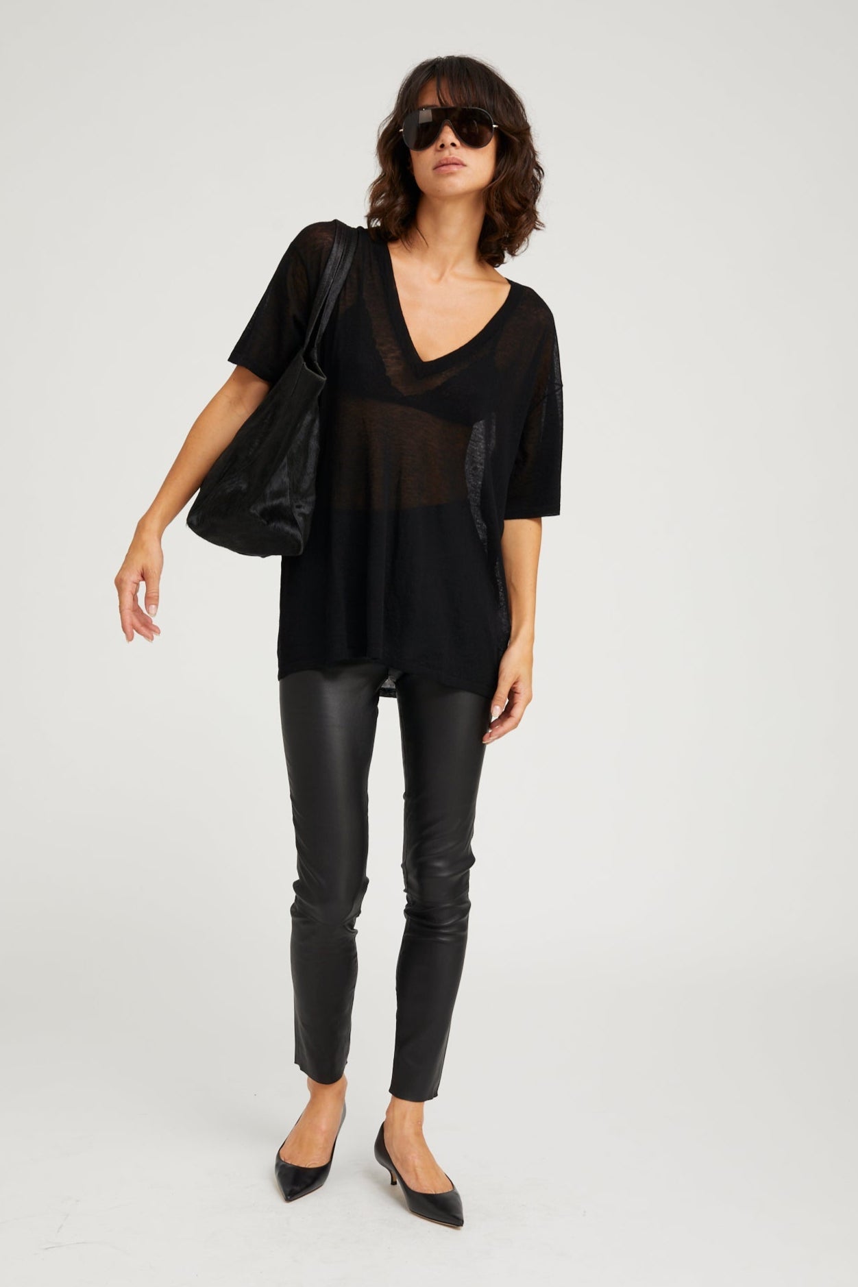 TEES/TANKS V-Neck Tee in Black SPRWMN