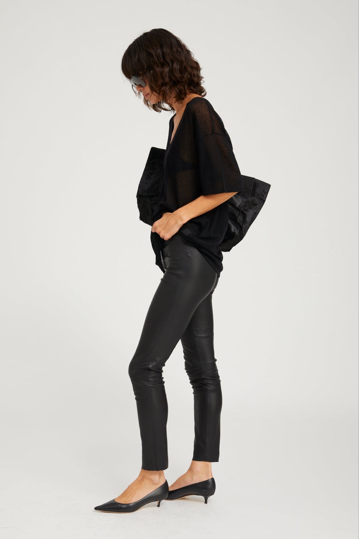 TEES/TANKS V-Neck Tee in Black SPRWMN