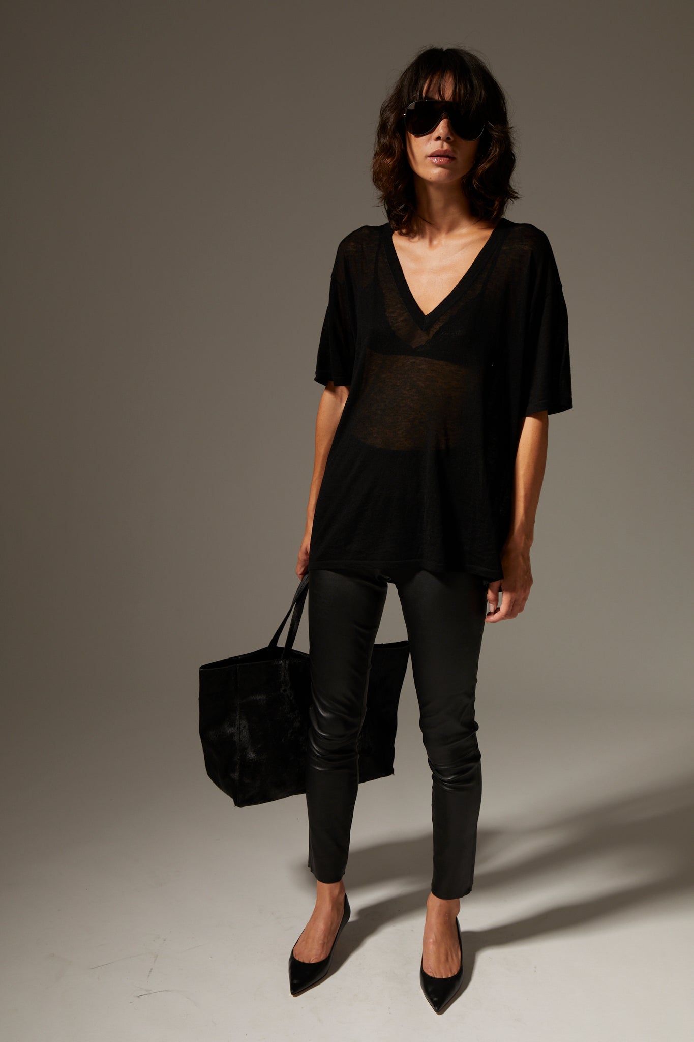 TEES/TANKS V-Neck Tee in Black SPRWMN