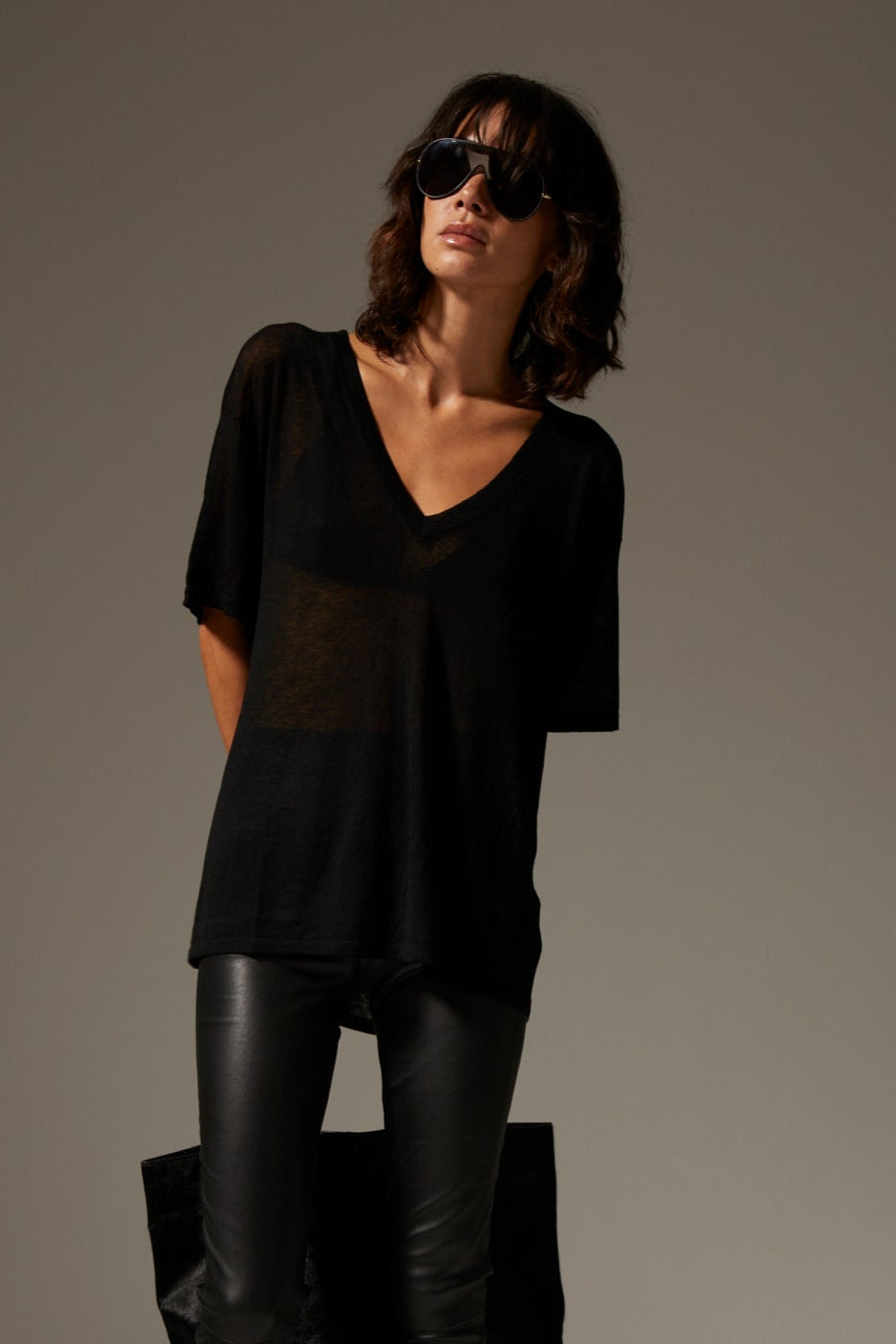 TEES/TANKS V-Neck Tee in Black SPRWMN