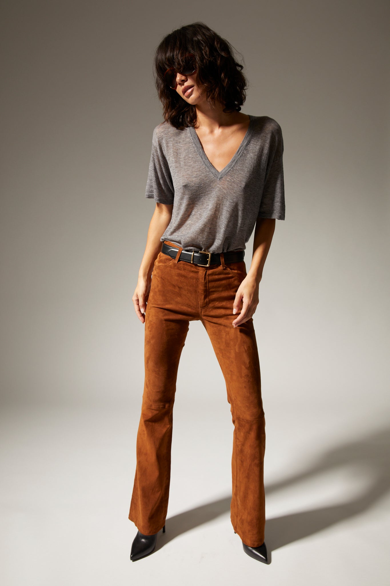 TEES/TANKS V NECK TEE IN GREY SPRWMN