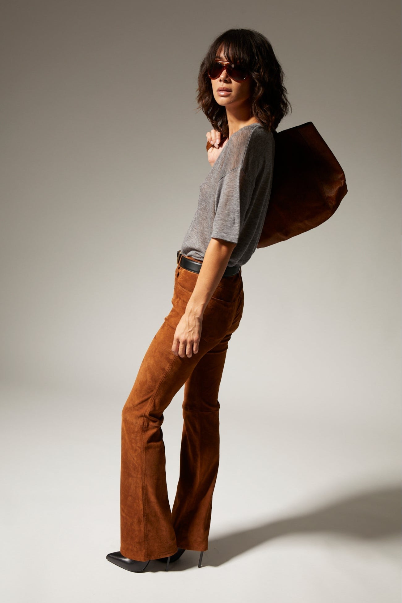 TEES/TANKS V NECK TEE IN GREY SPRWMN