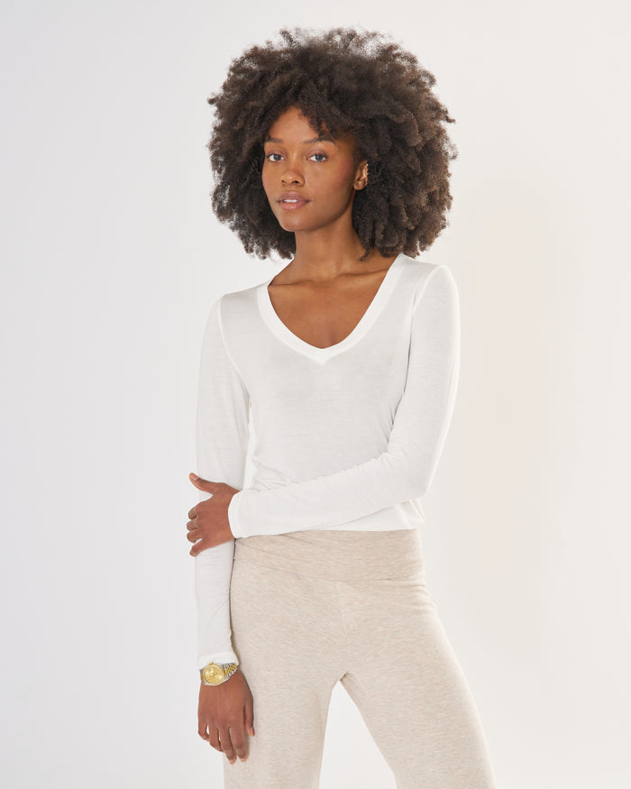 TEES/TANKS Memphis Longsleeve V-Neck in White Maison Wheat