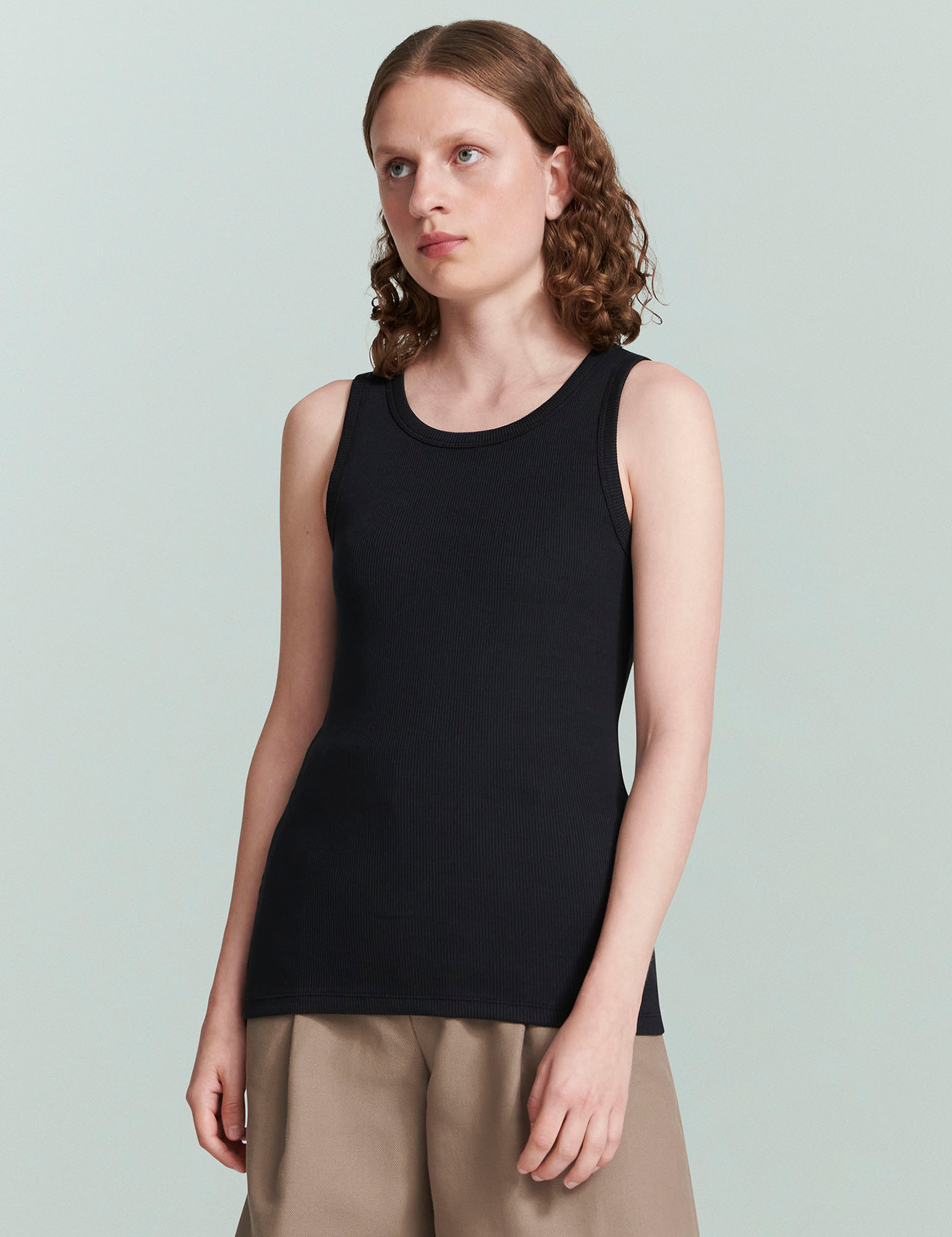 TEES/TANKS Ribbed Tank in Black Handvaerk