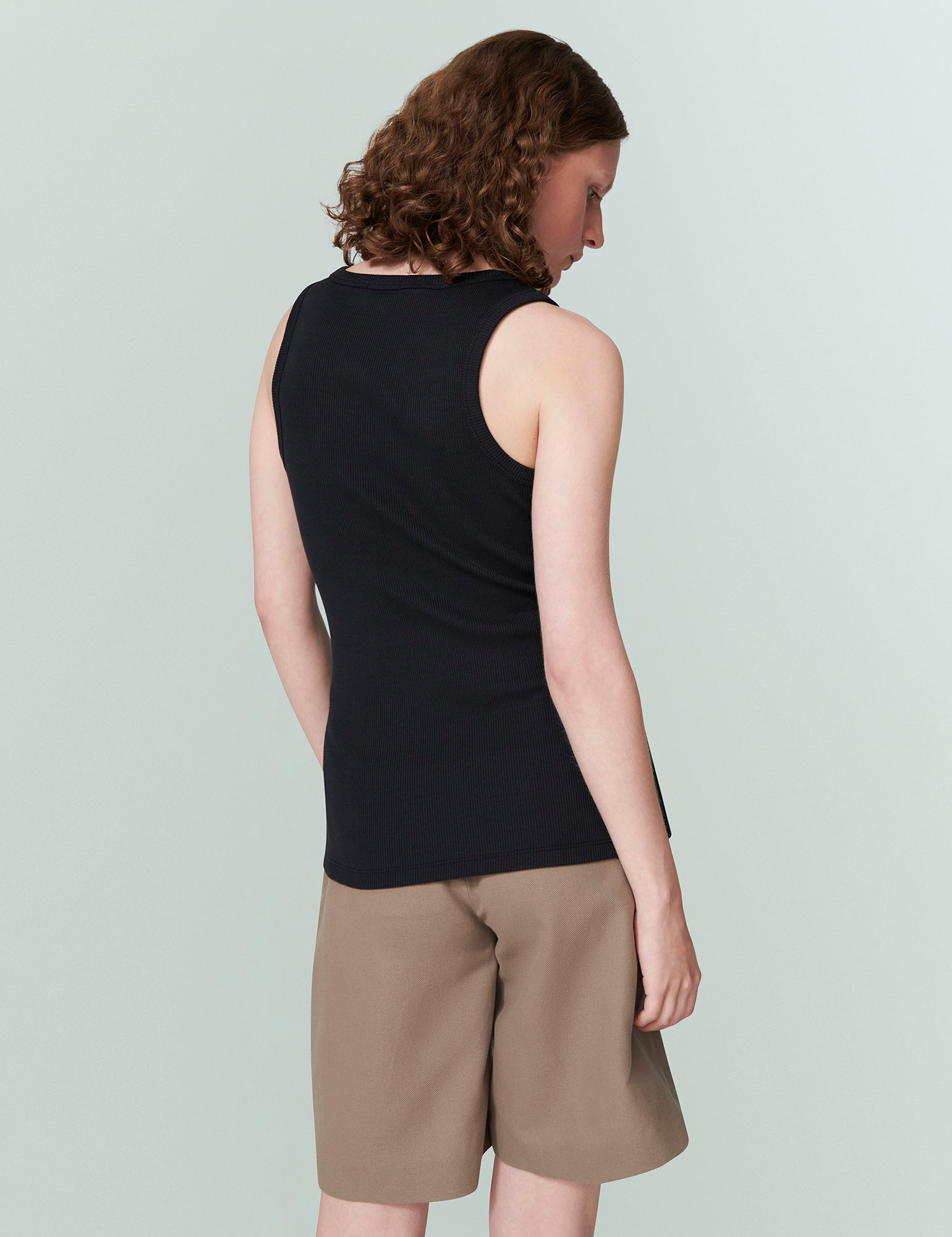 TEES/TANKS Ribbed Tank in Black Handvaerk