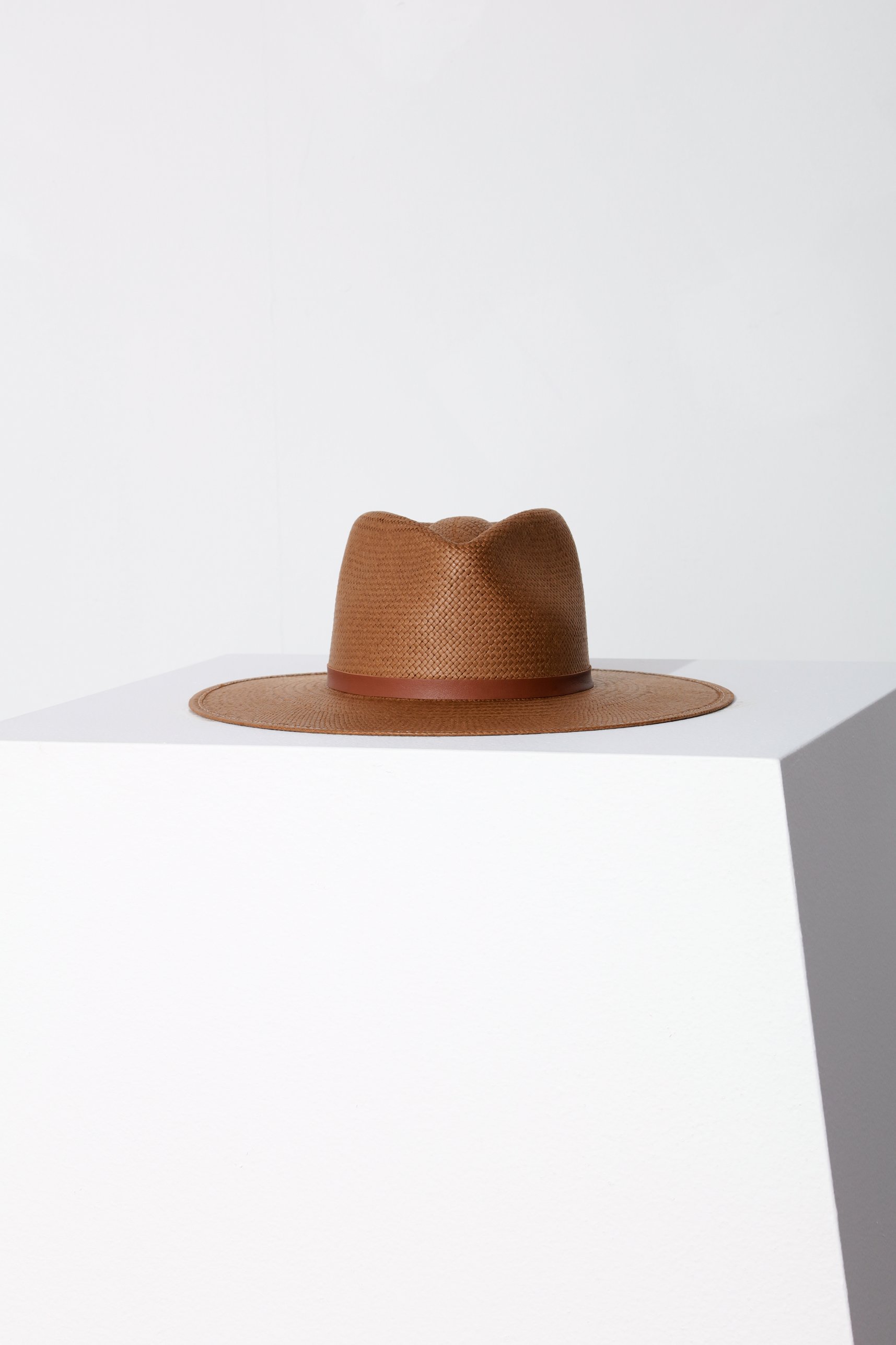 ACCES SHERMAN HAT JANESSA LEONE