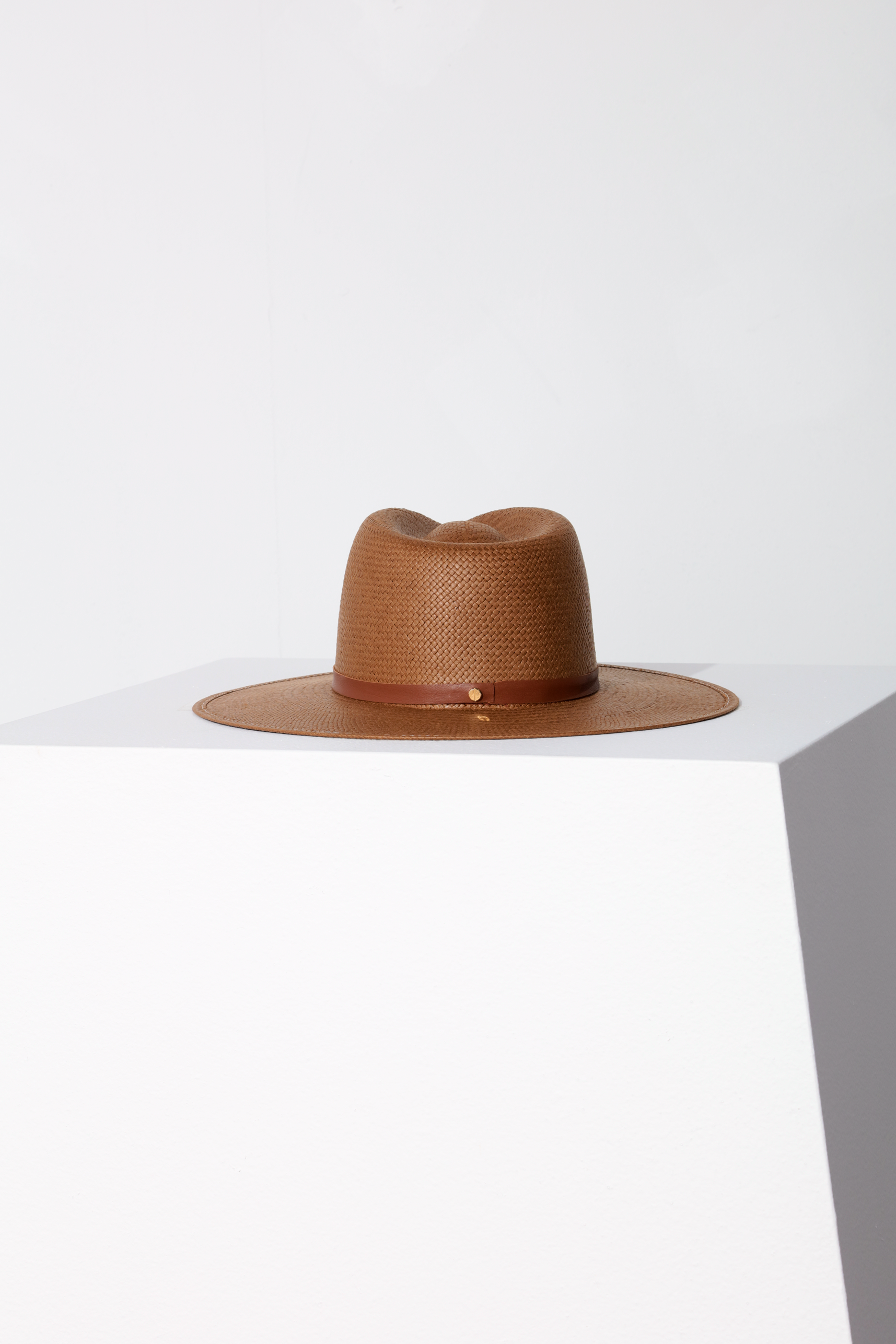ACCES SHERMAN HAT JANESSA LEONE