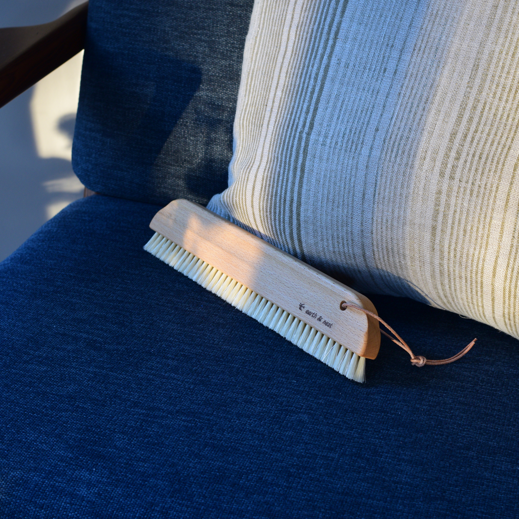 HOME ACCESSORIES Upholstery & Bed Brush Earth & Nest
