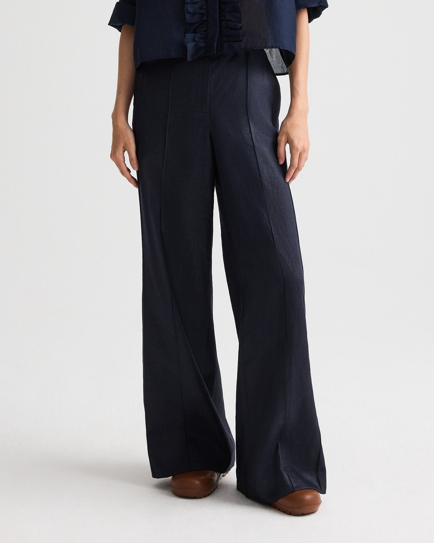 PANTS/SHORTS Bond St Linen Pant in Night Sky TWP