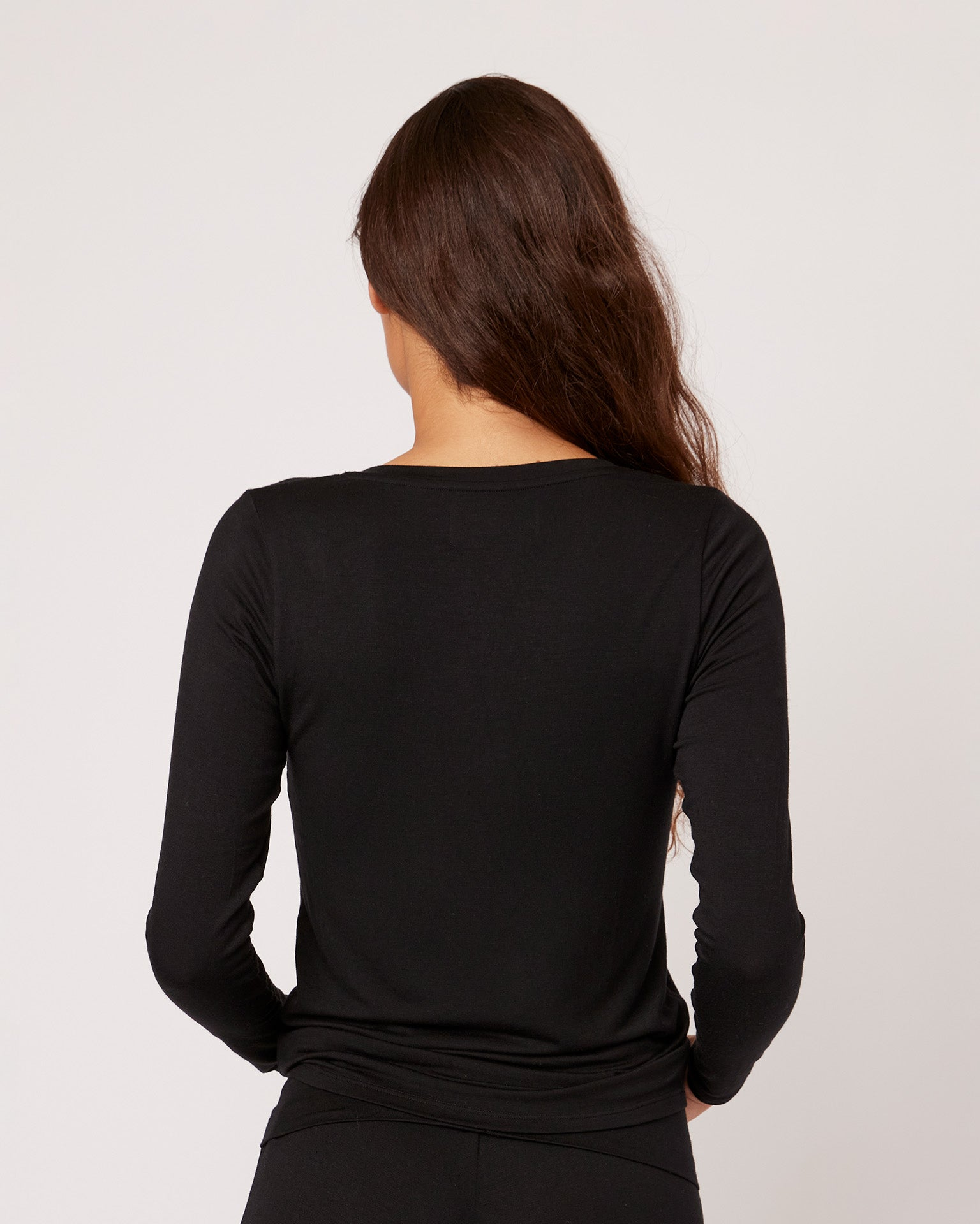 TEES/TANKS Memphis Longsleeve V-Neck IN Black Wheat