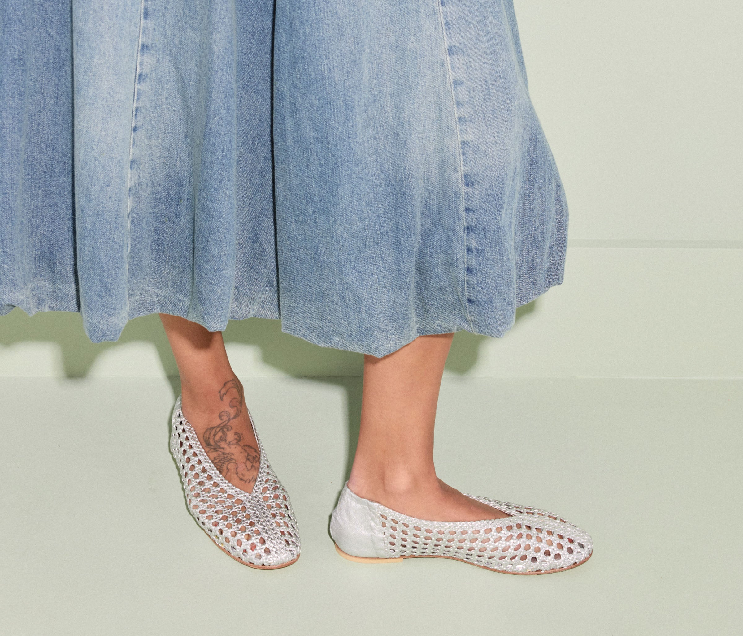 SHOES Riley Woven Flat in Silver Freda Salvador