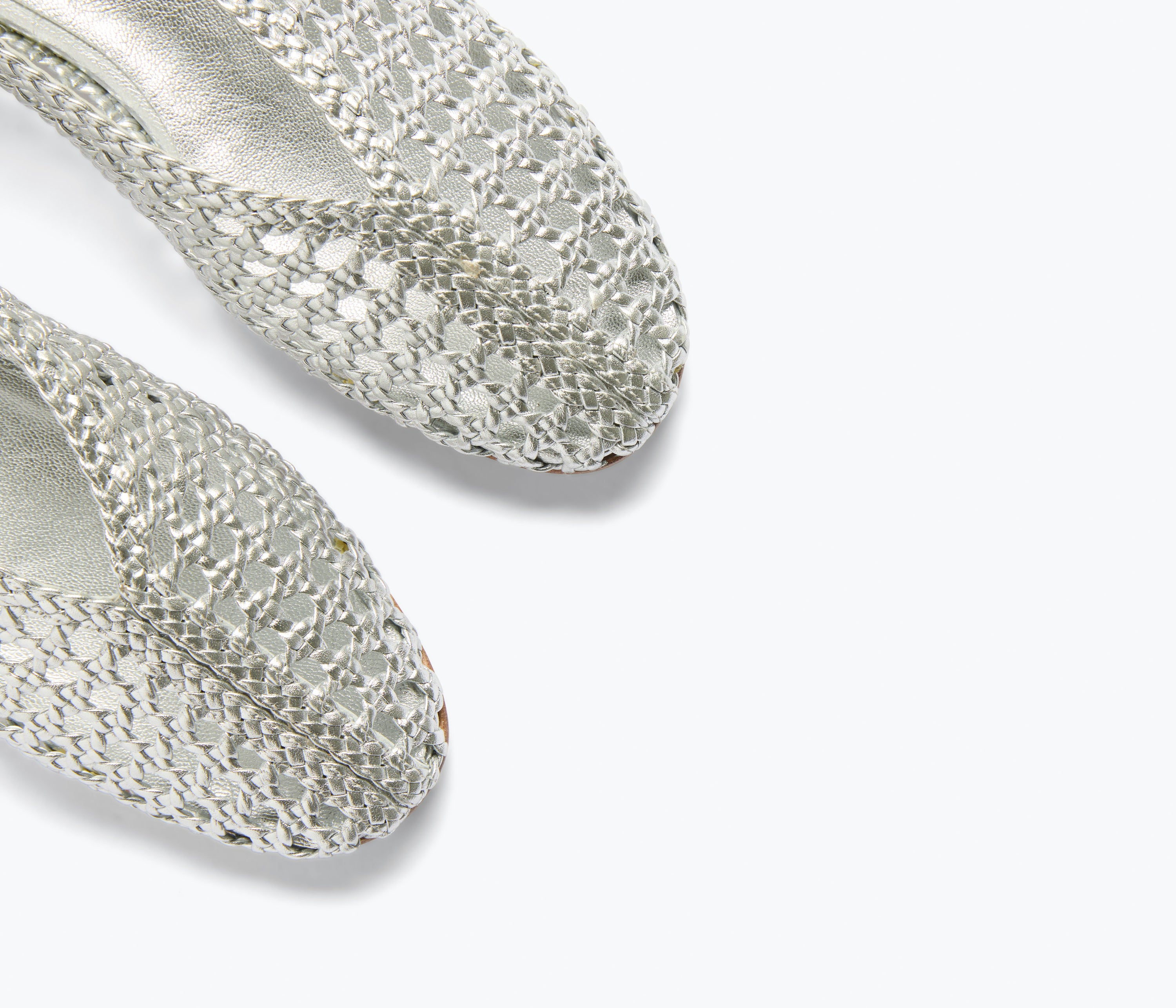 SHOES Riley Woven Flat in Silver Freda Salvador