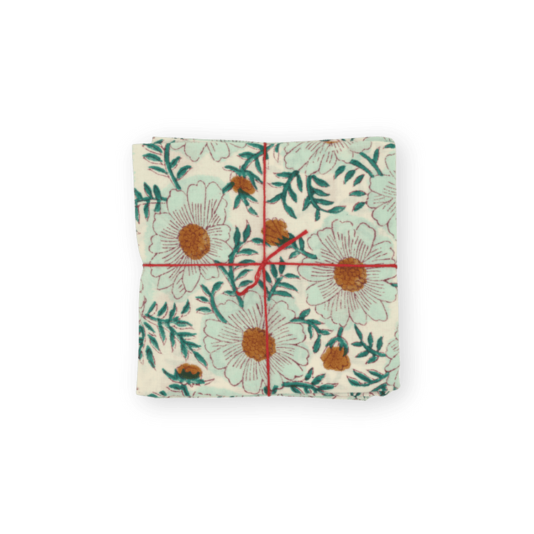 HOME DECOR Suzette Napkin in Datura Opal Suzette a table