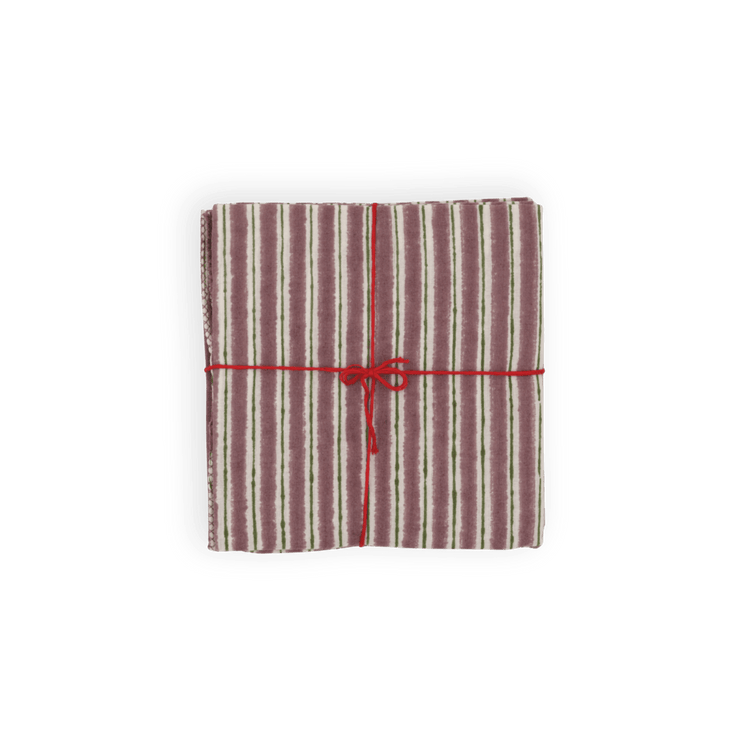 HOME DECOR Suzette Napkin in Lila Zephyr Suzette a table