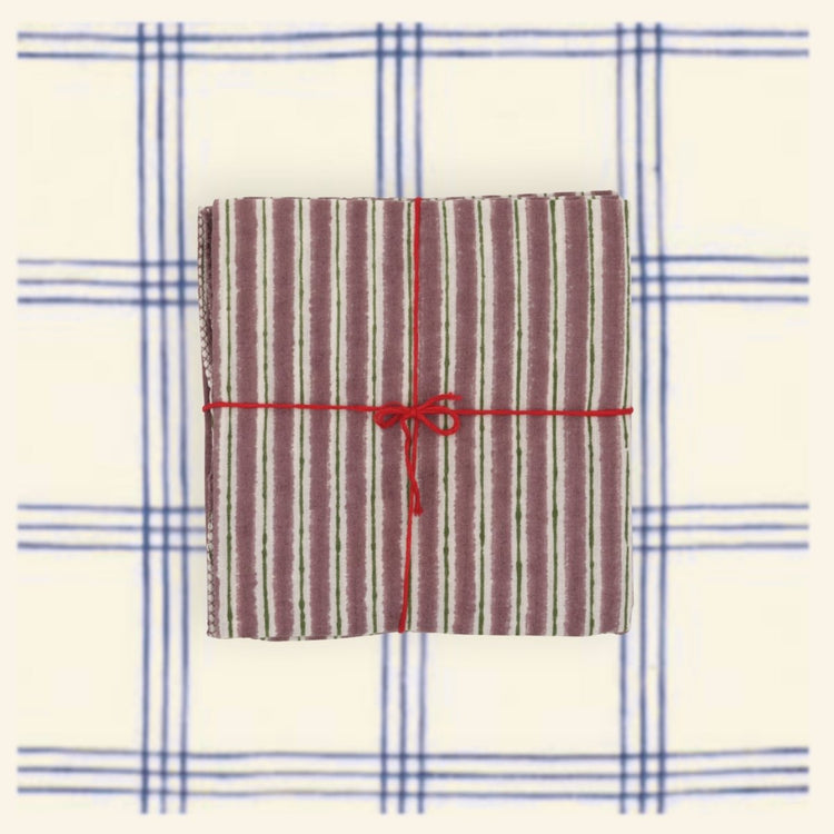 HOME DECOR Suzette Napkin in Lila Zephyr Suzette a table