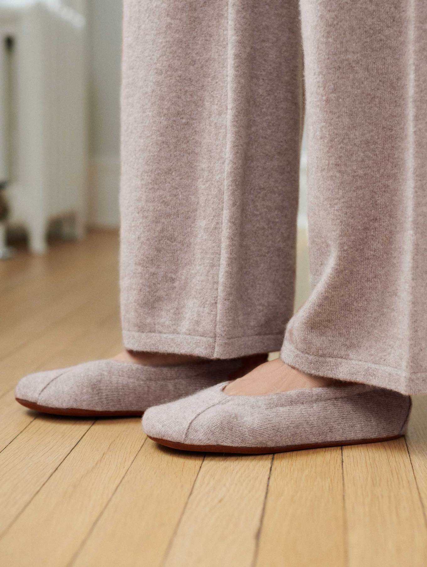 Slippers White & Warren Cashmere Slipper in Oak White & Warren