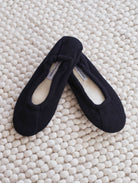 Slippers White & Warren Cashmere Slipper in Black White & Warren