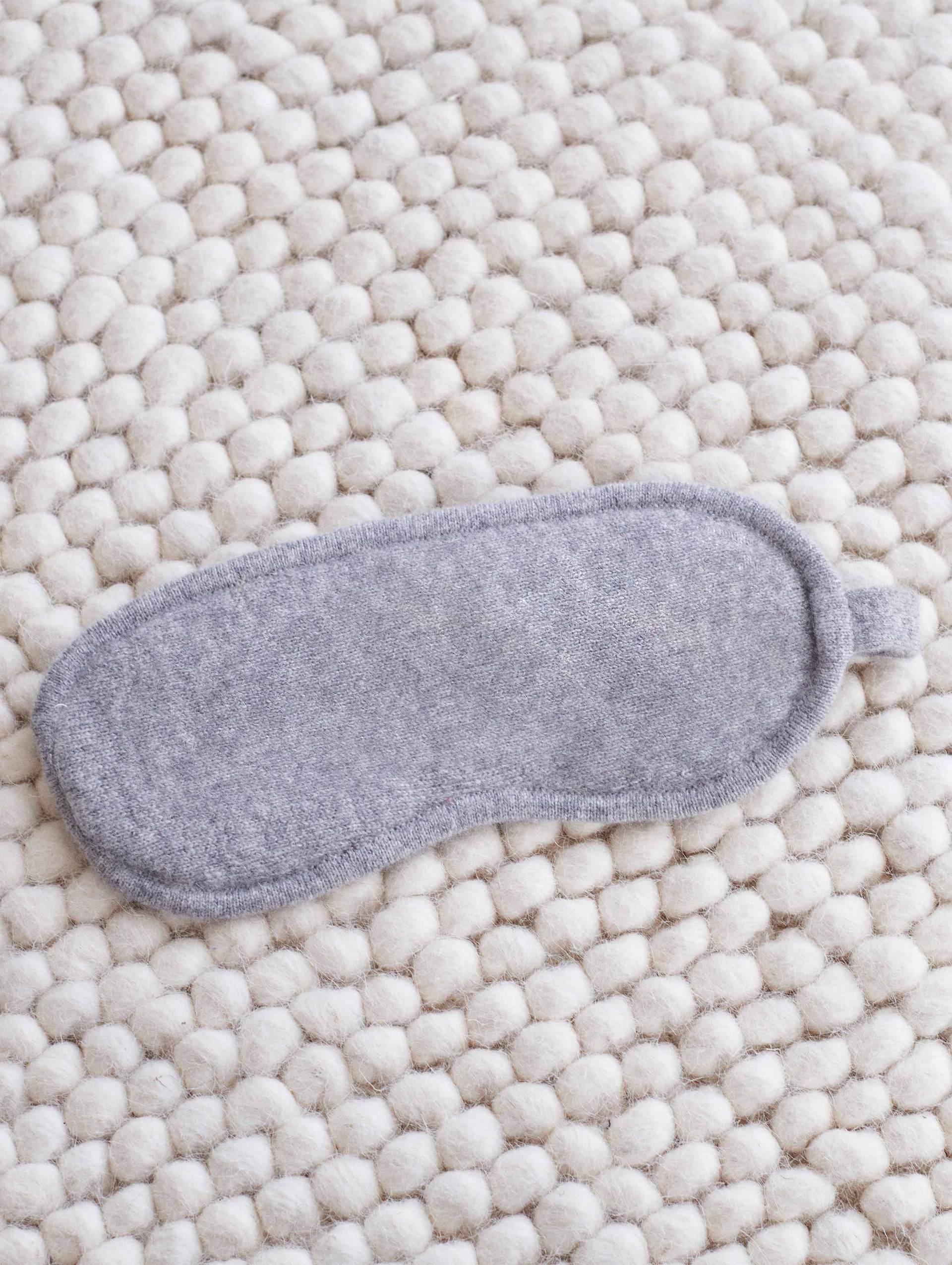 Eye Masks White & Warren Cashmere Eye Mask in Grey White & Warren
