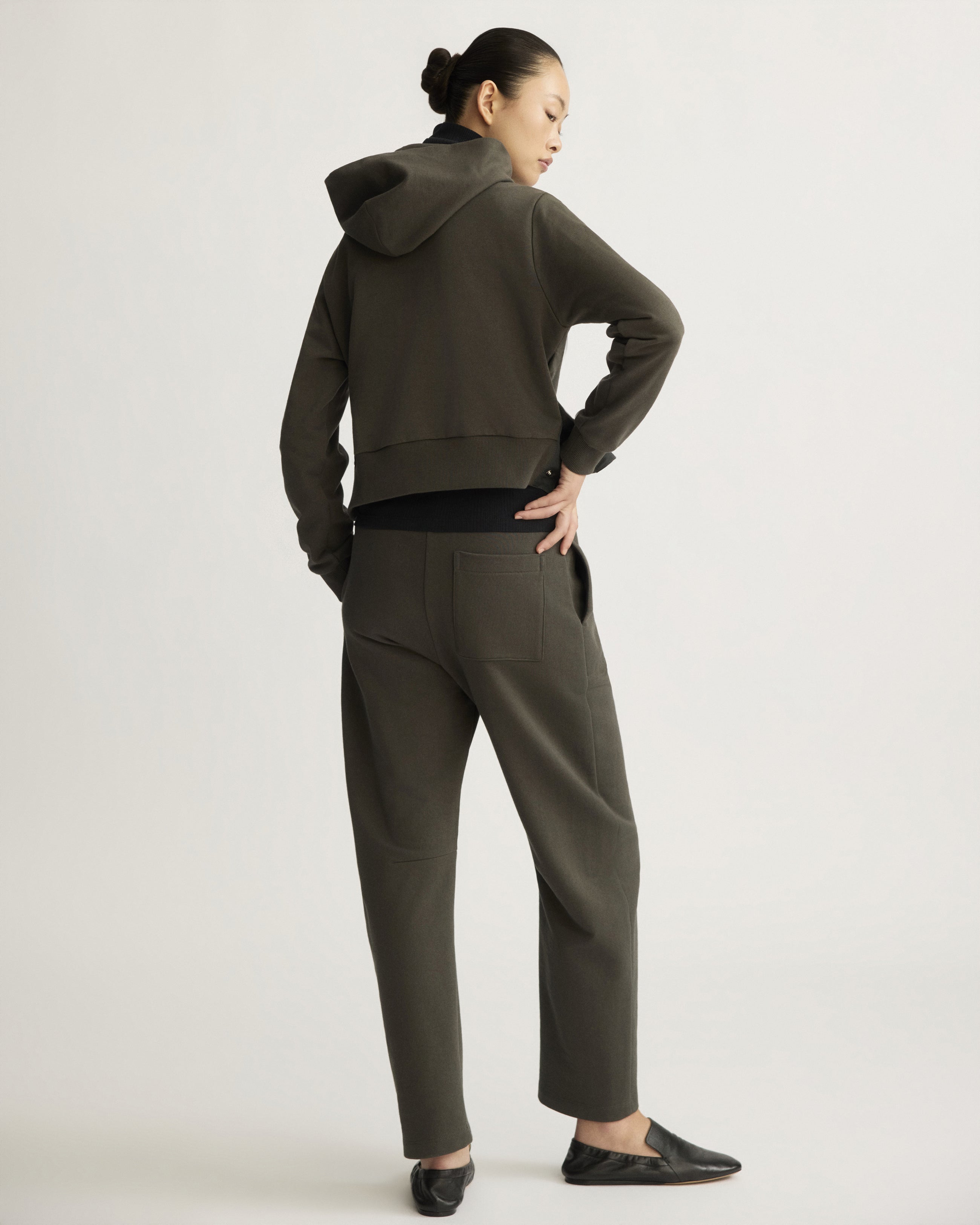 LOUNGE Baltic Barrel Leg Sweatpant in Granite Arlo Mott
