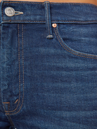 DENIM The Weekender Jean in Kicks and Riffs Mother