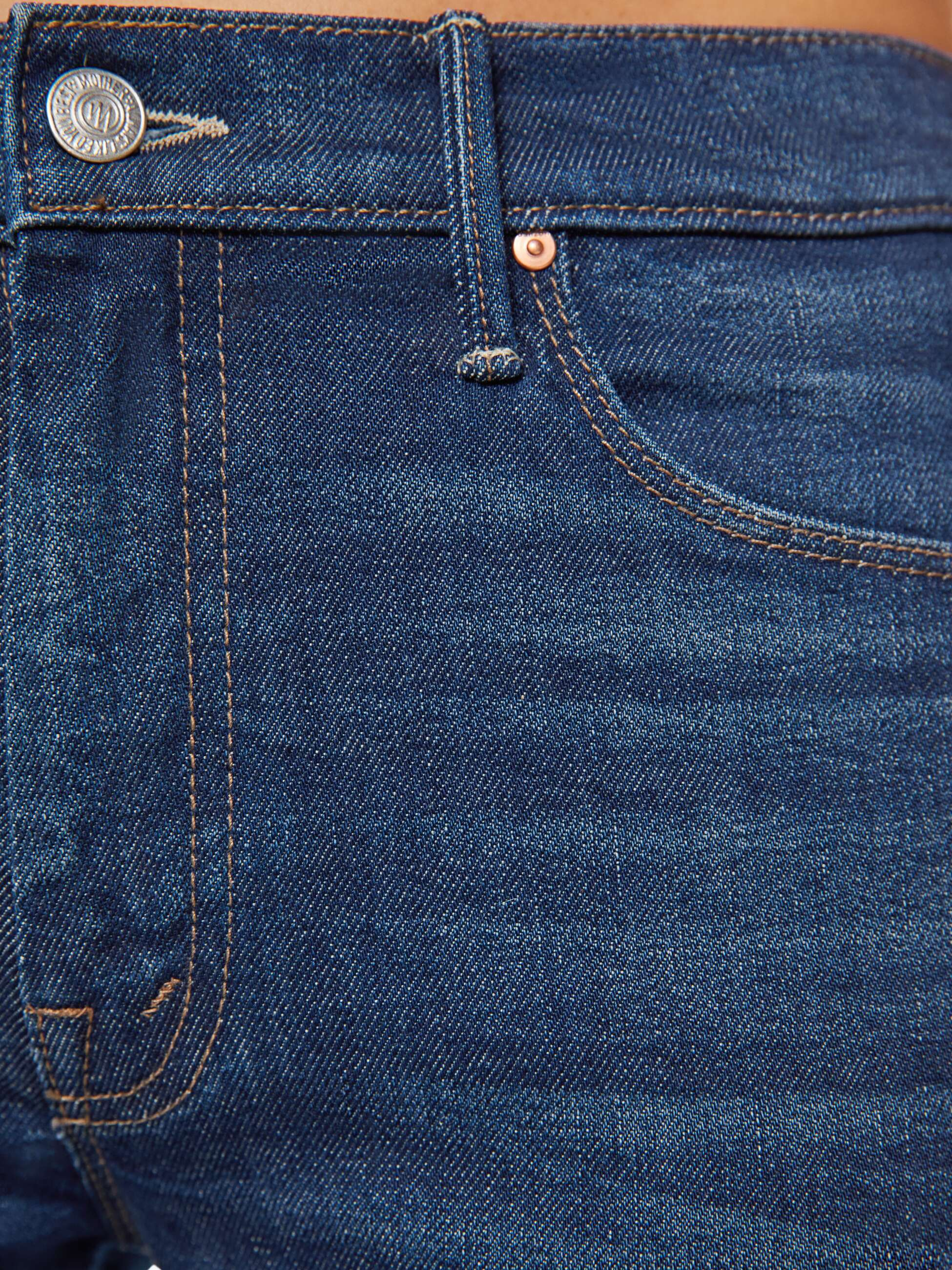 DENIM The Weekender Jean in Kicks and Riffs Mother