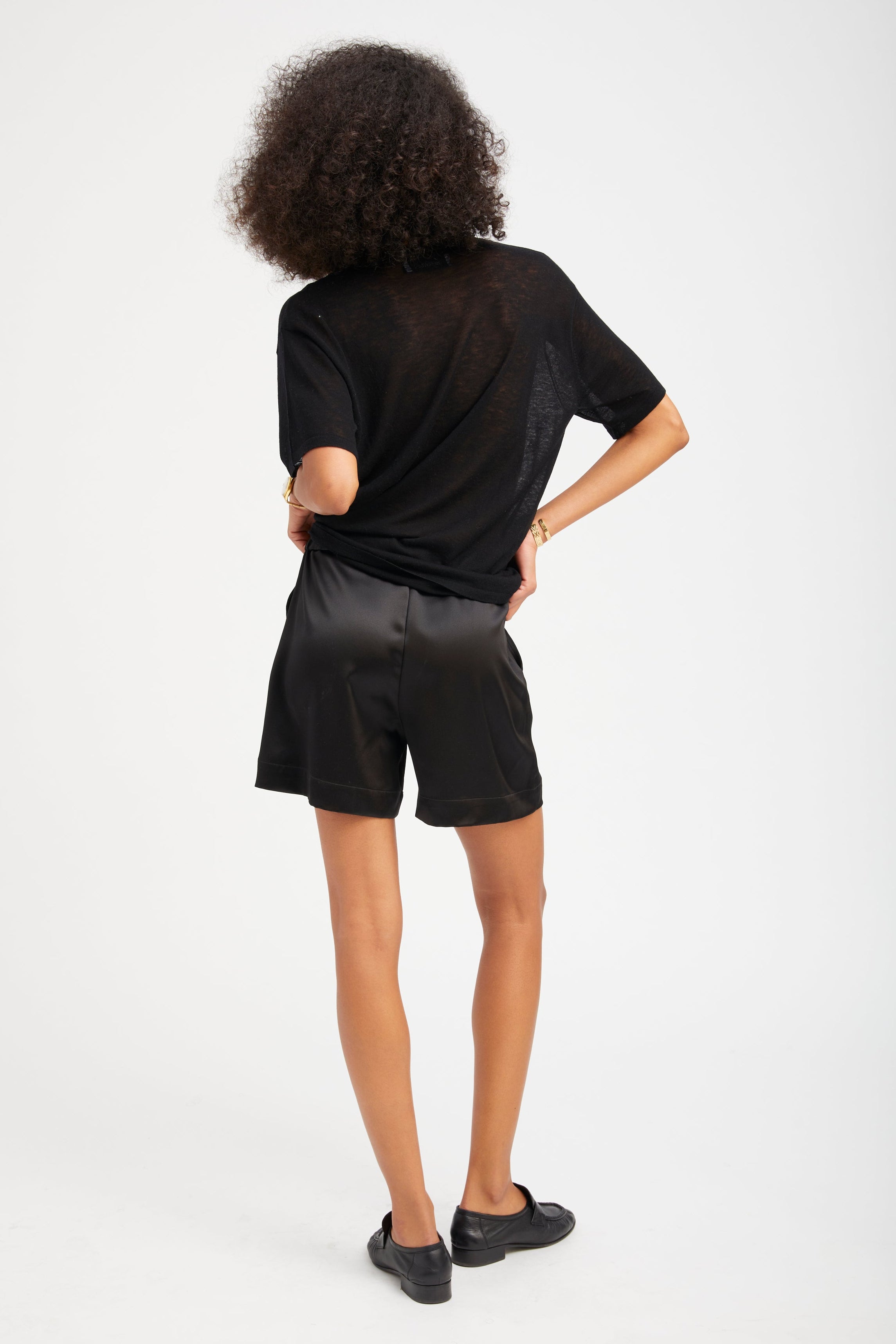 TEES/TANKS V-Neck Tee in Black SPRWMN