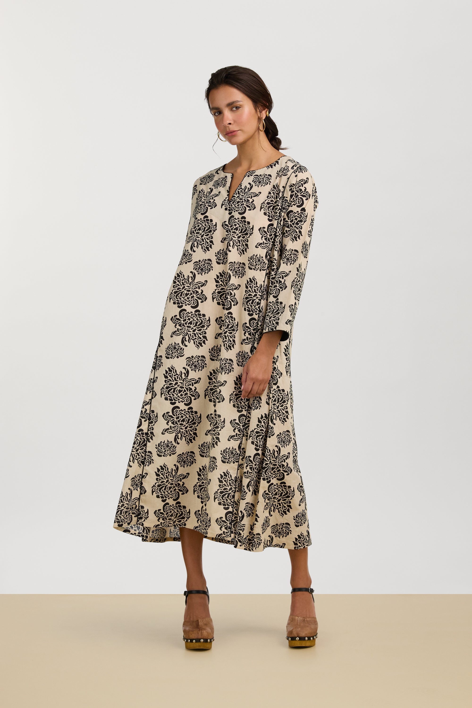 DRESSES/JUMPSUITS Sara Caftan in Naoshima Black Lisa Corti