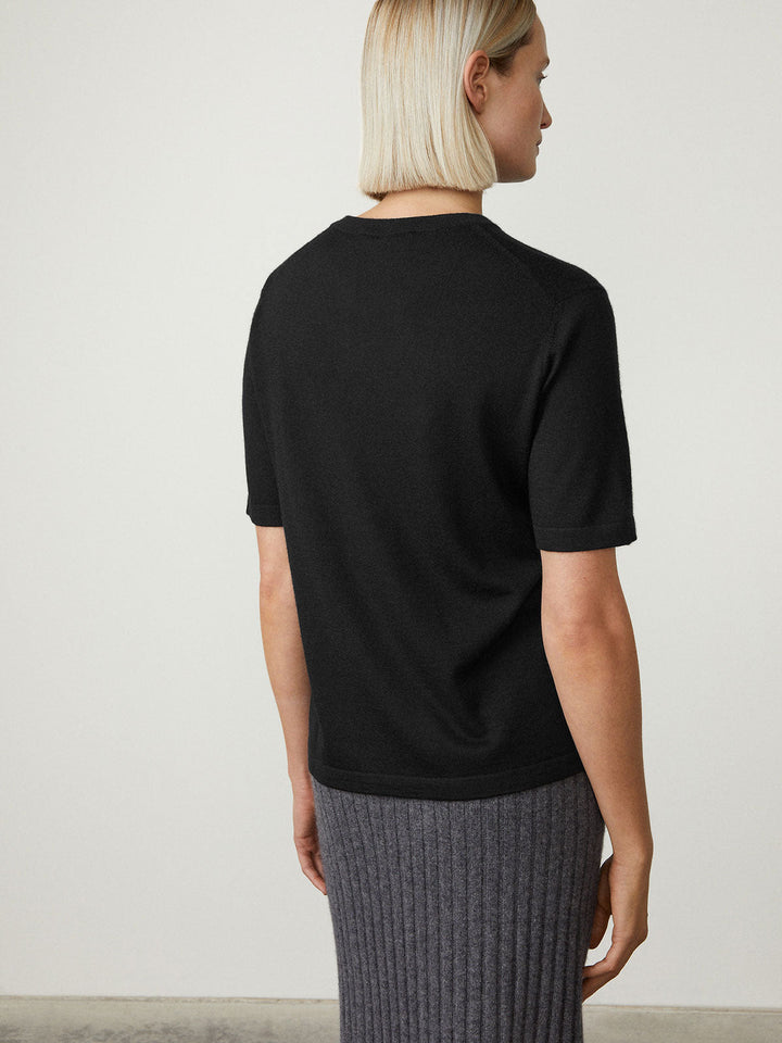 Tops Lisa Yang Julia Cashmere Tee in Black Lisa Yang