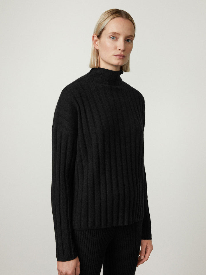 Sweaters Lisa Yang Inga Sweater in Black Lisa Yang