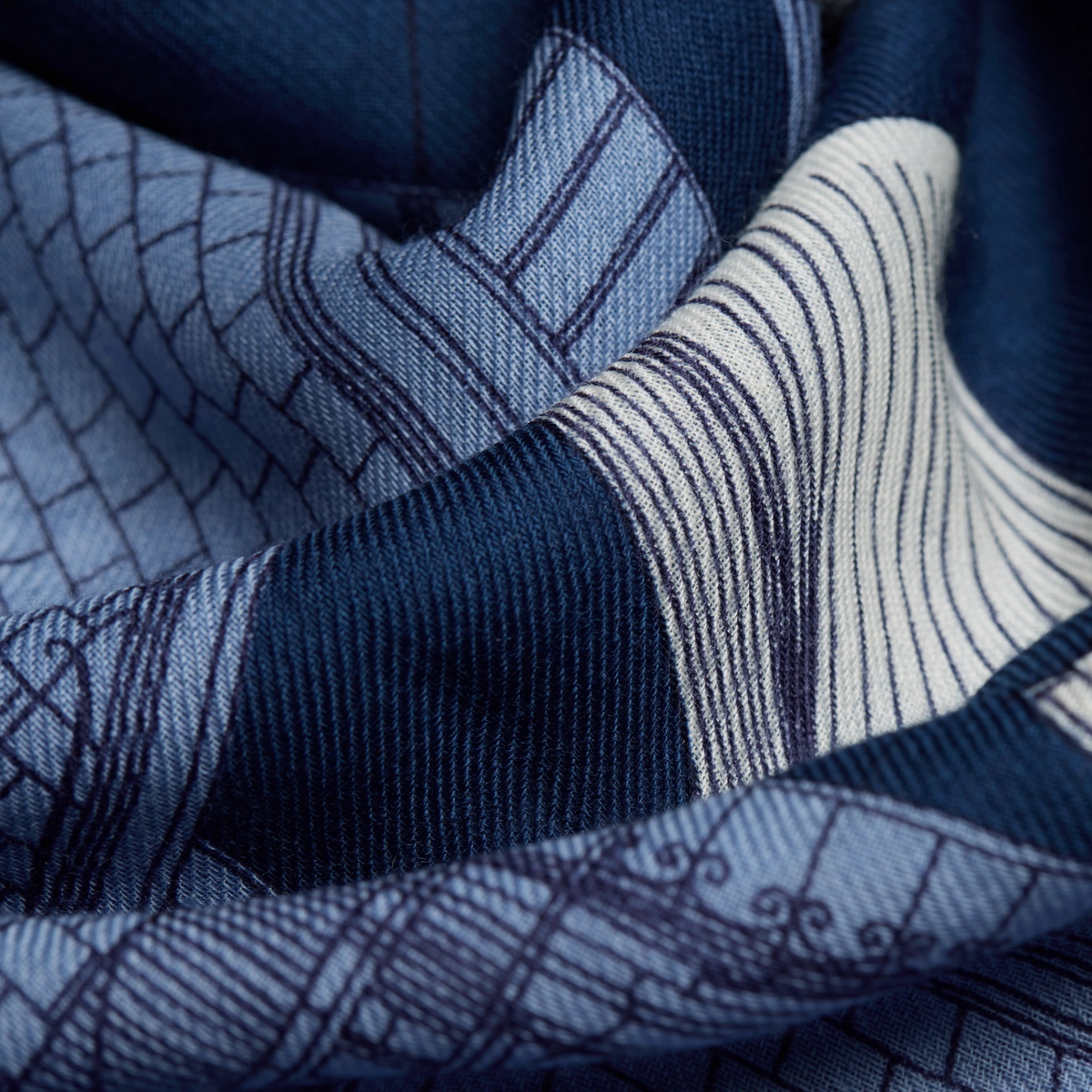 ACCESSORIES Vivienne Scarf in Blue Inoui Editions